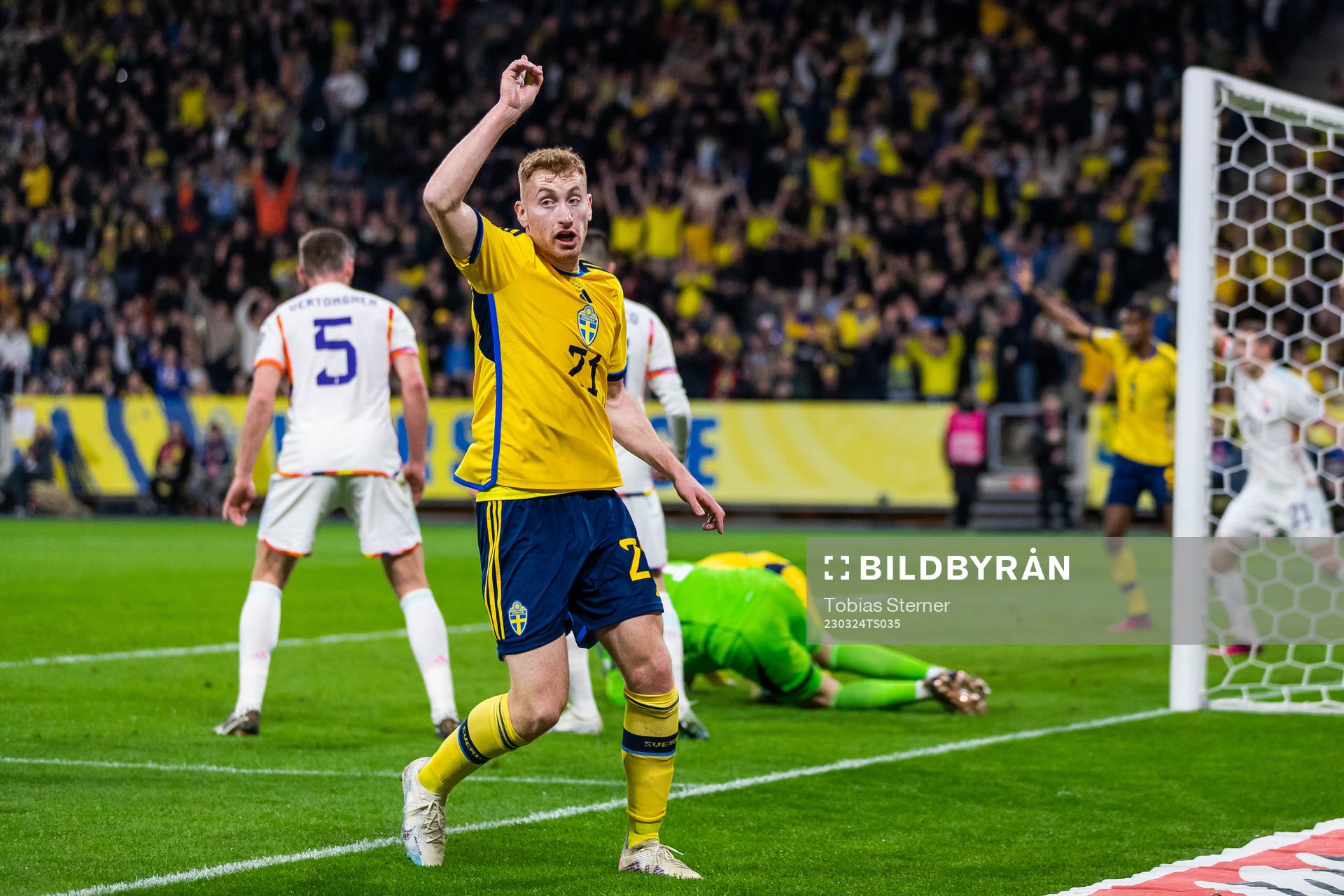 Dejan Kulusevski of Sweden reacts