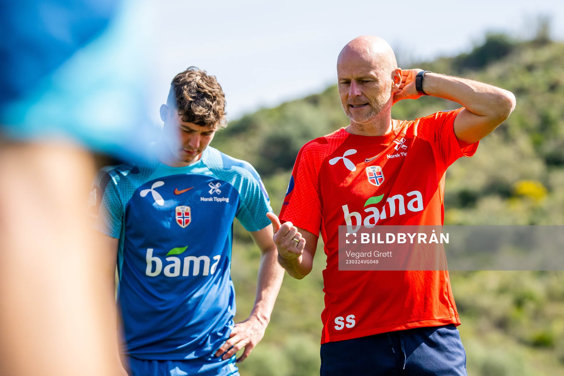 Jørgen Strand Larsen and Ståle Solbakken, head coach of