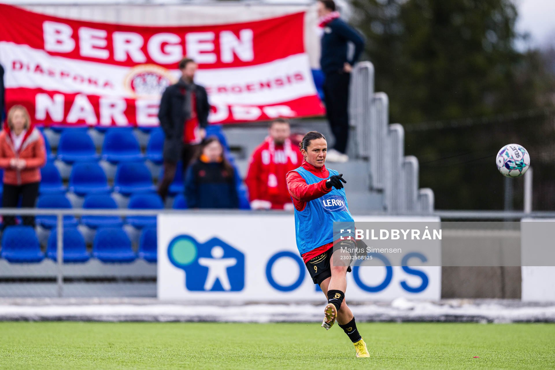 Amanda Paige Frisbie of Brann warms up