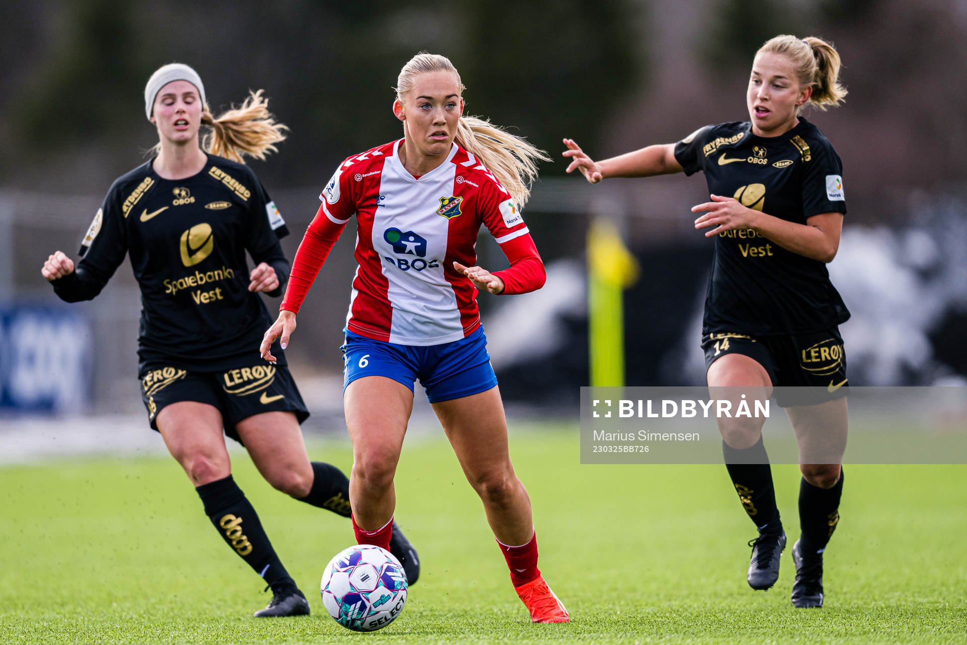 Julie Aune Jorde of Lyn and Rikke Bogetveit Nygard of Brann