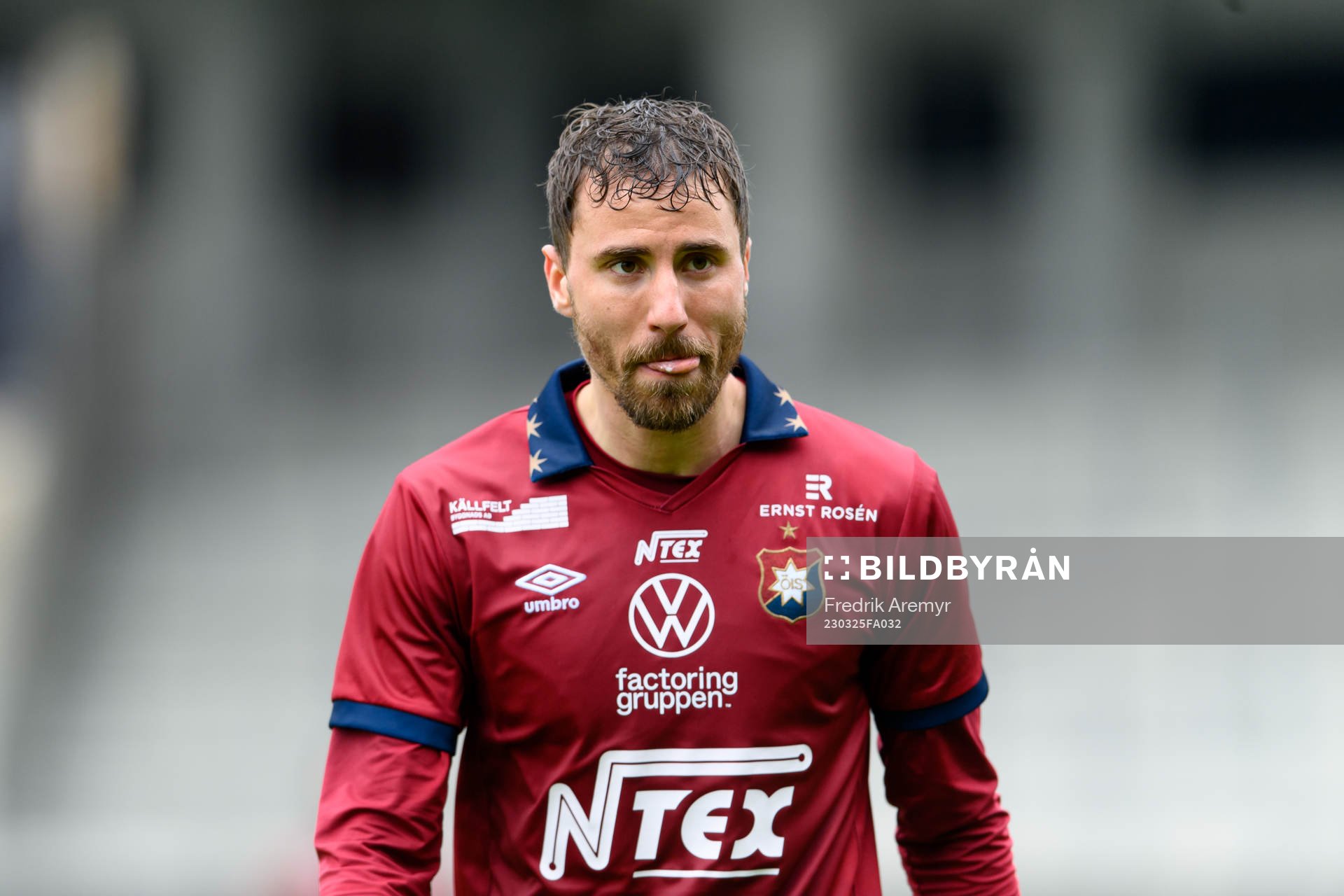 Örgrytes Jonathan Azulay lämnar planen