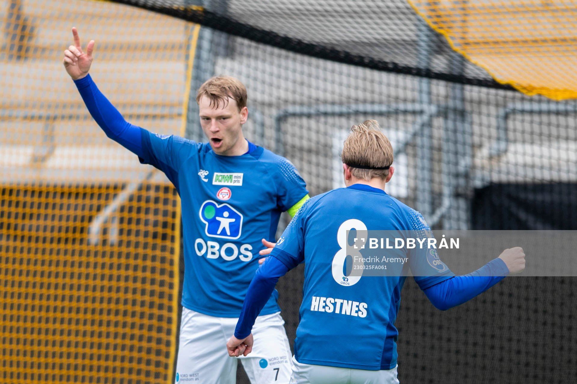 KFUMs Robin Gravli Rasch och Simen Hestnes jublar
