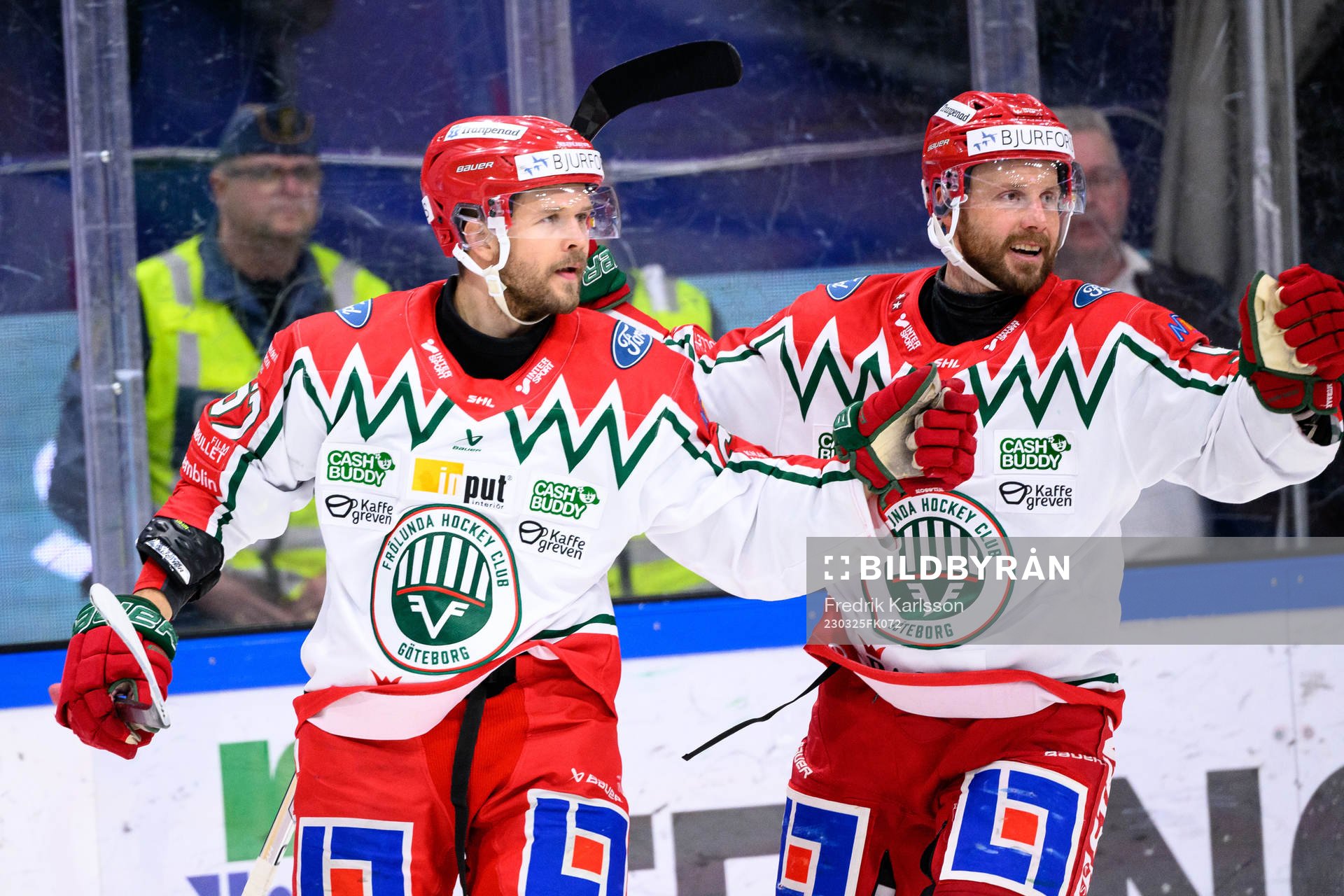 Frölundas Jacob Nilsson och Jan Mursak jublar