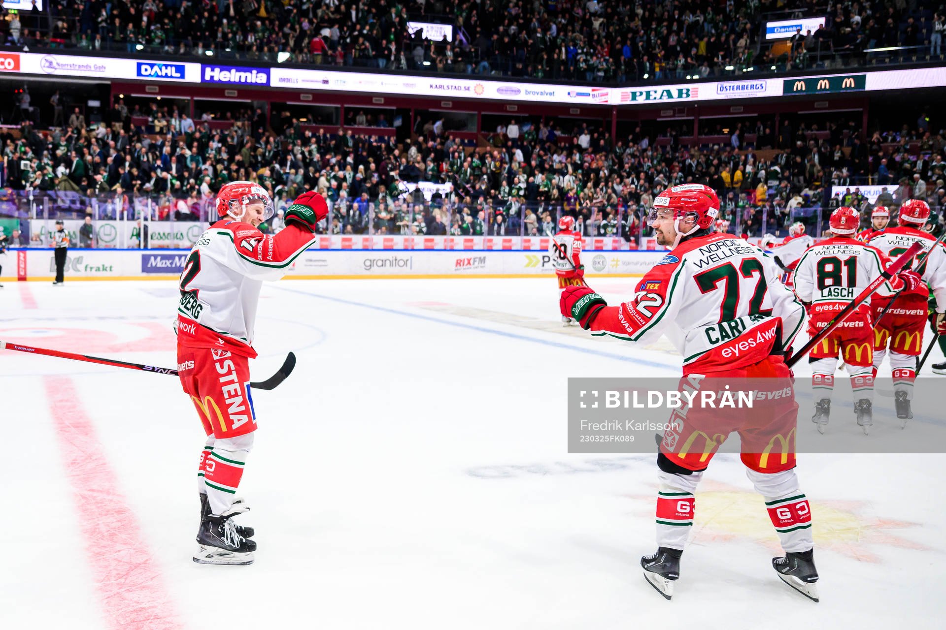 Frölundas Max Friberg och Patrik Carlsson jublar