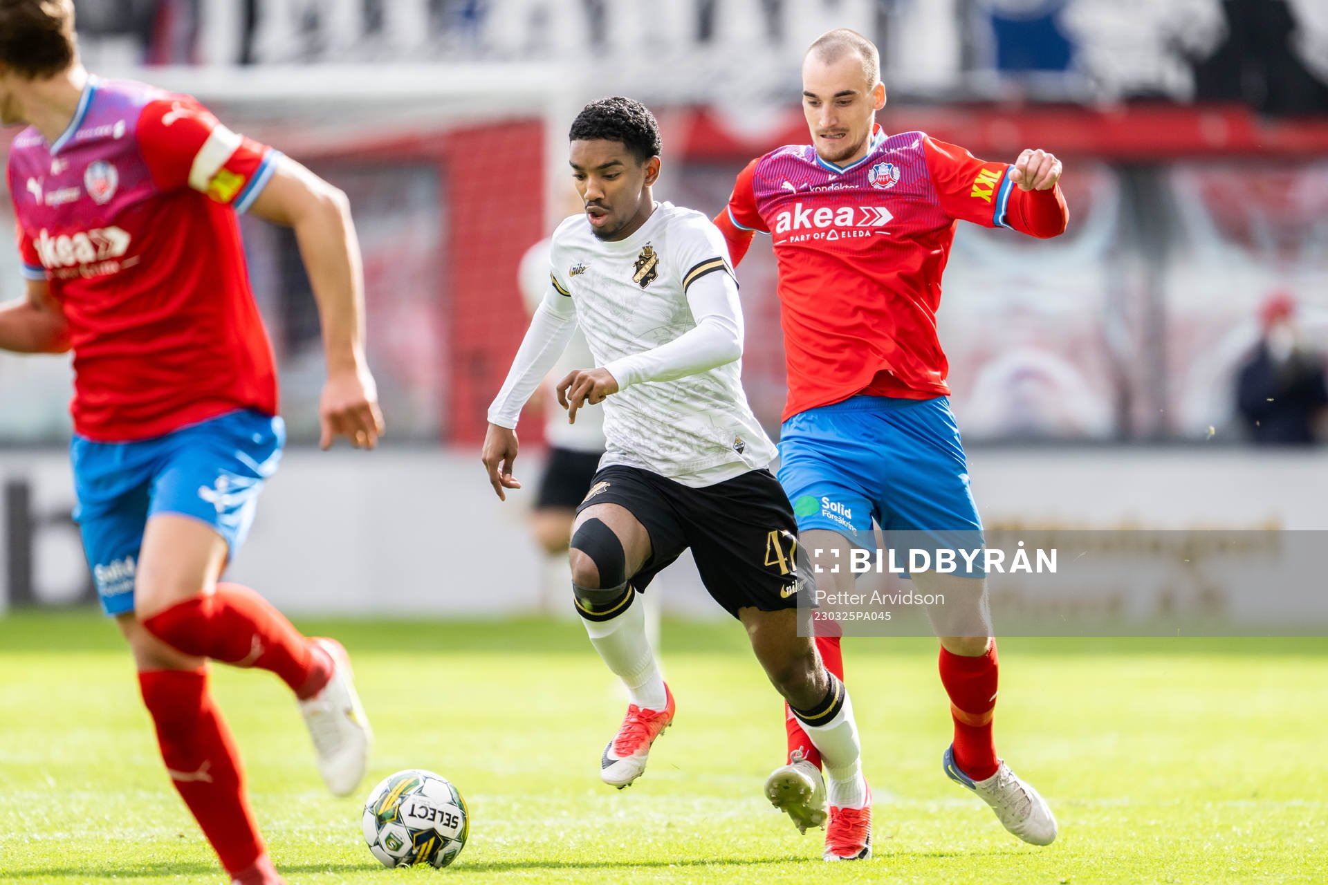 AIKs Alexander Fesshaie och Helsingborgs Adam Hellborg