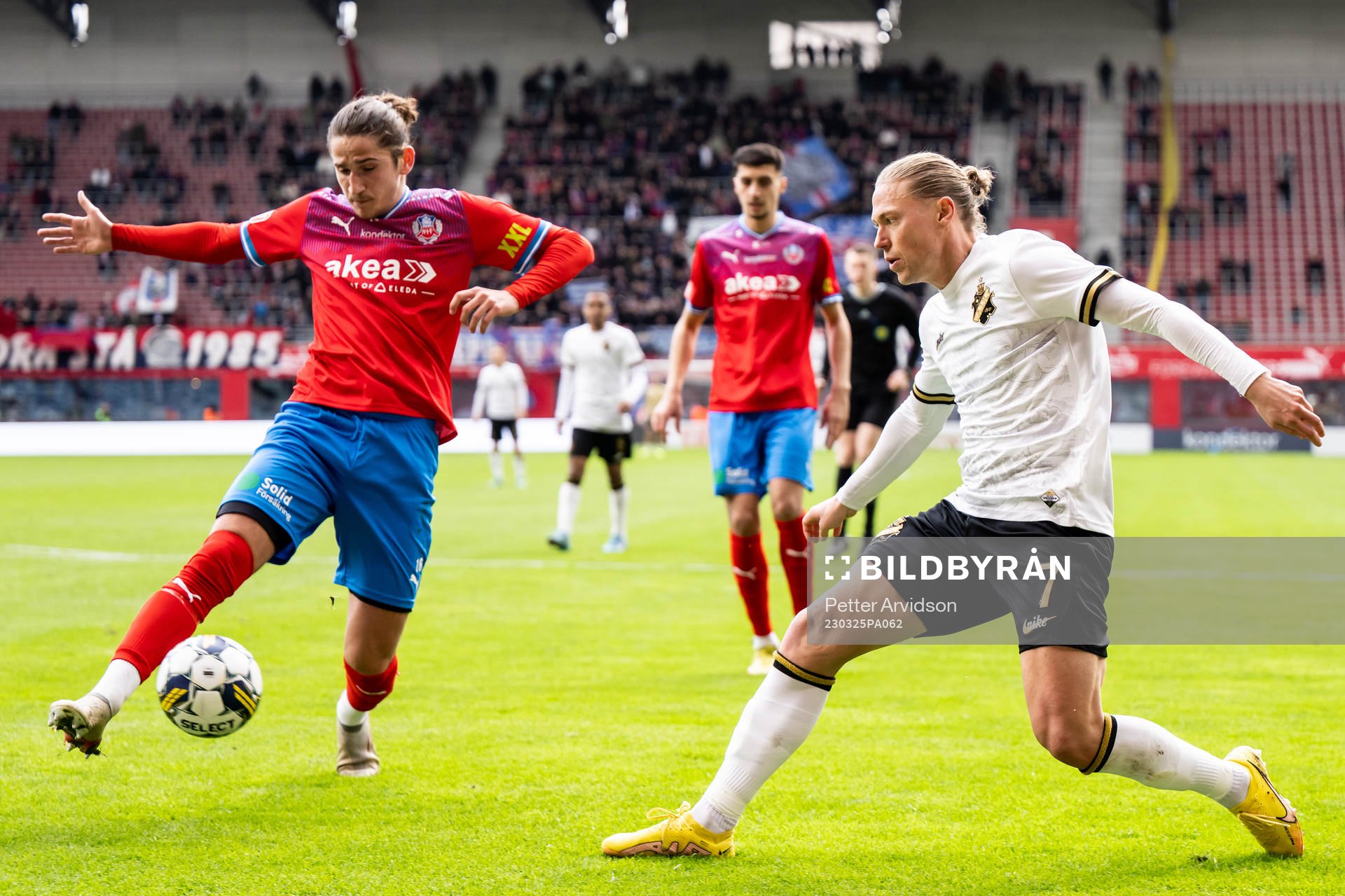 Helsingborgs Ervin Gigovic och AIKs Viktor Fischer