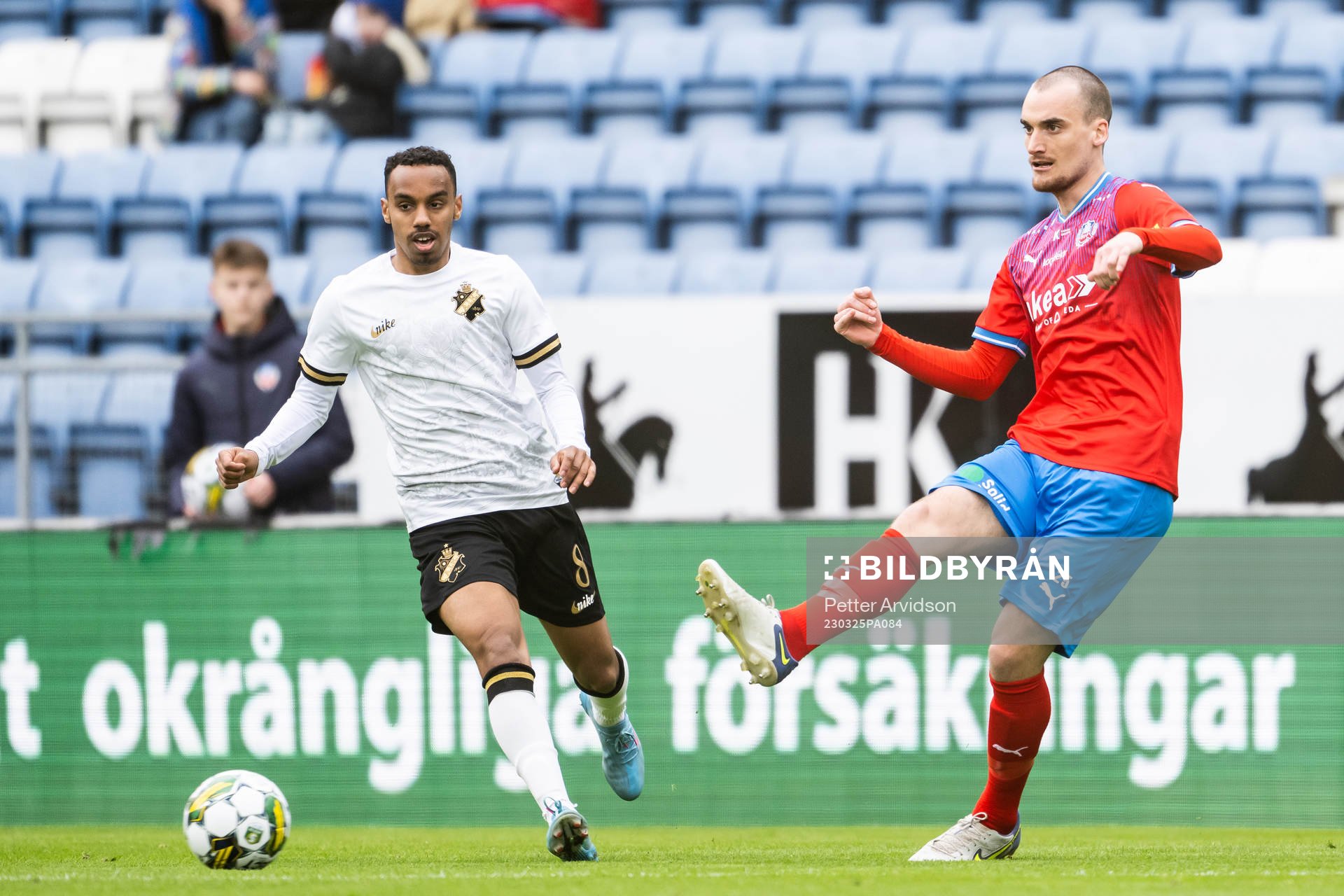 AIKs Bilal Hussein och Helsingborgs Adam Hellborg