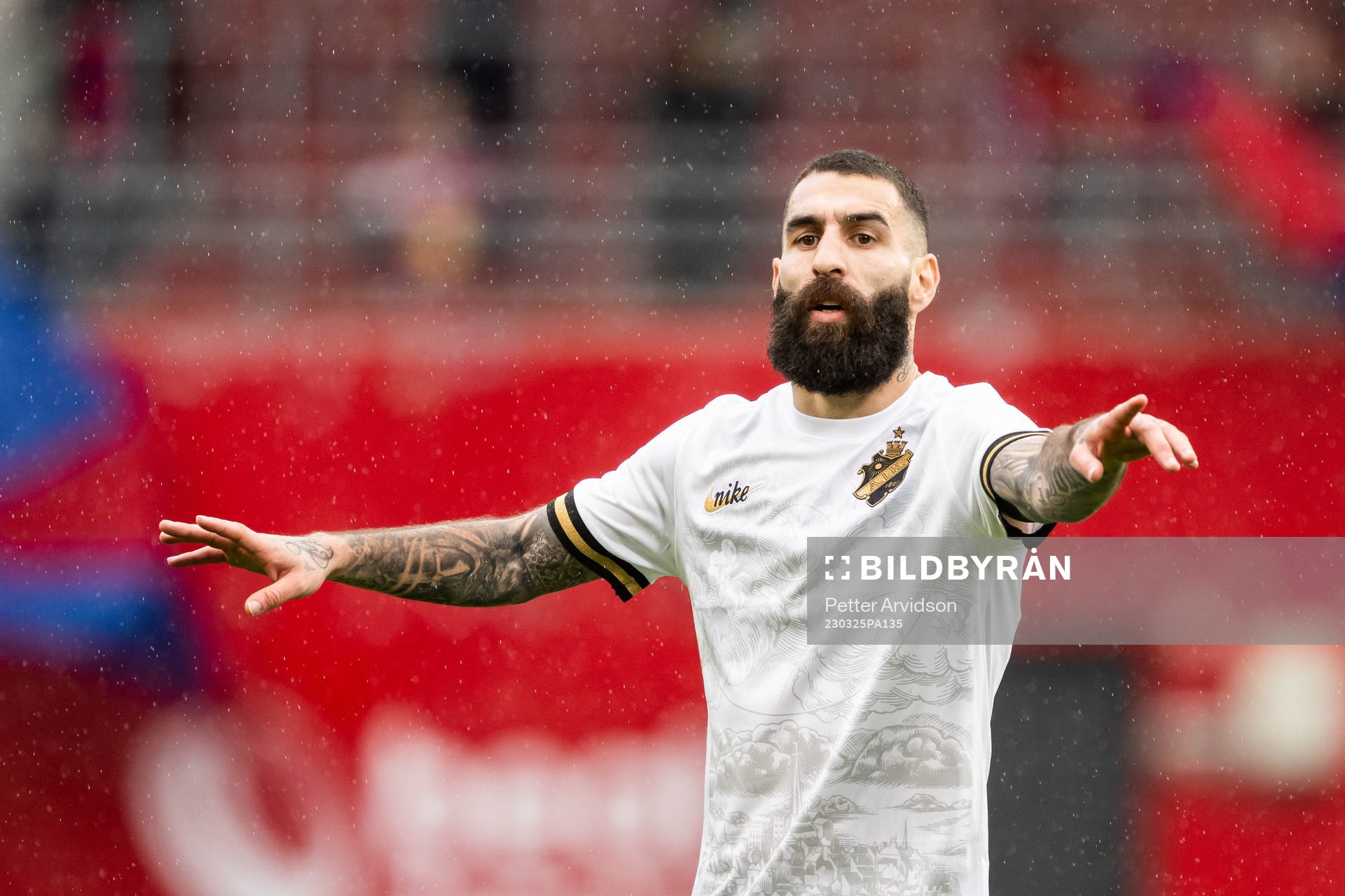 AIKs Jimmy Durmaz under träningsmatchen i fotboll mellan Helsingborg och AIK den 25 mars 2023 i Helsingborg. 