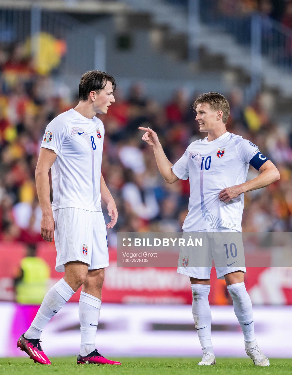 Sander Berge and Martin Ødegaard of Norway