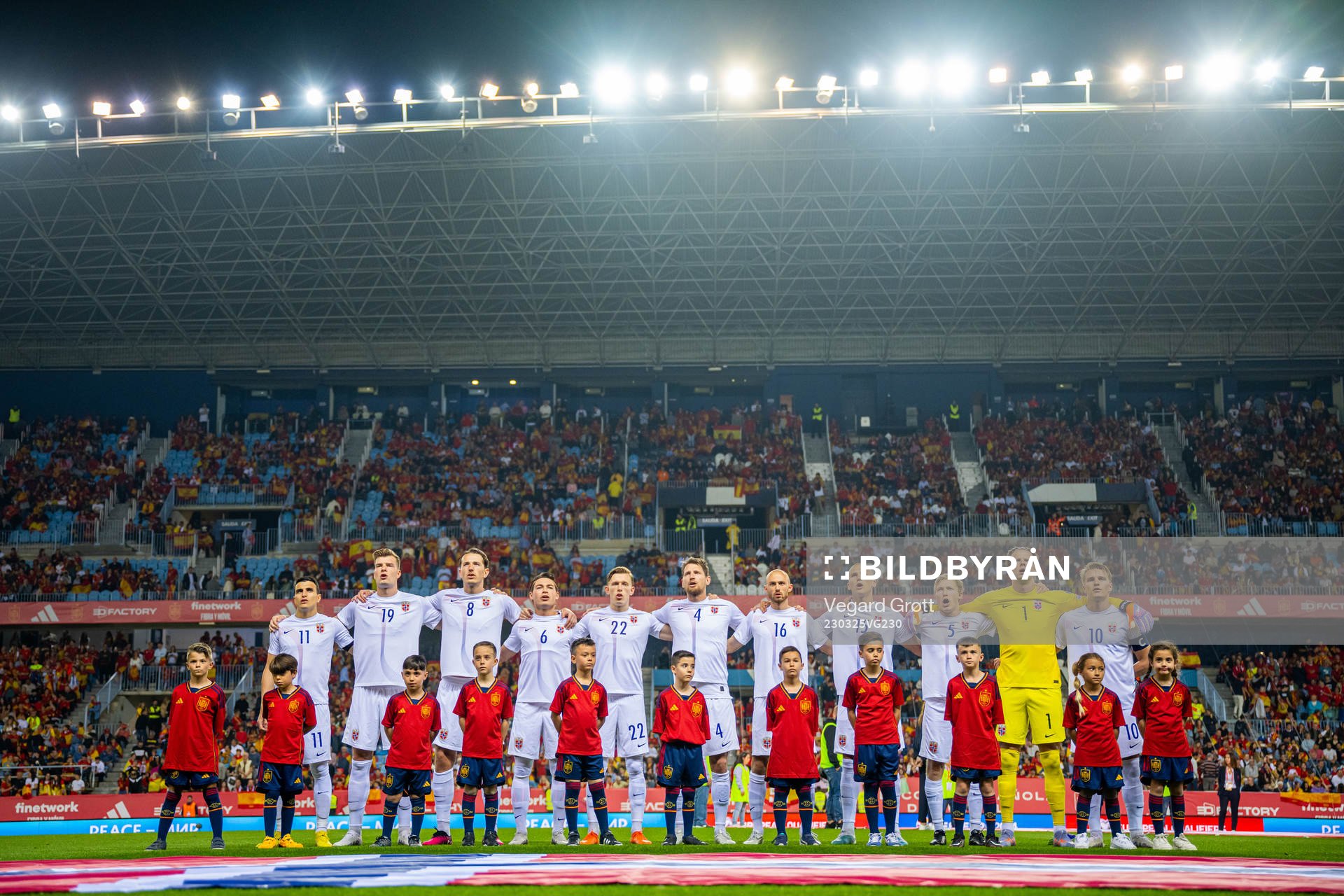 Players of Norway line up