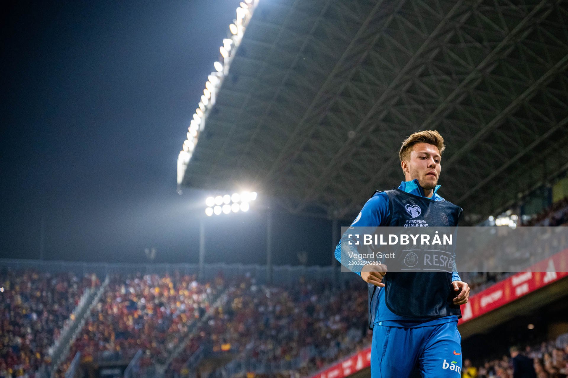 Fredrik André Bjørkan of Norway warms up