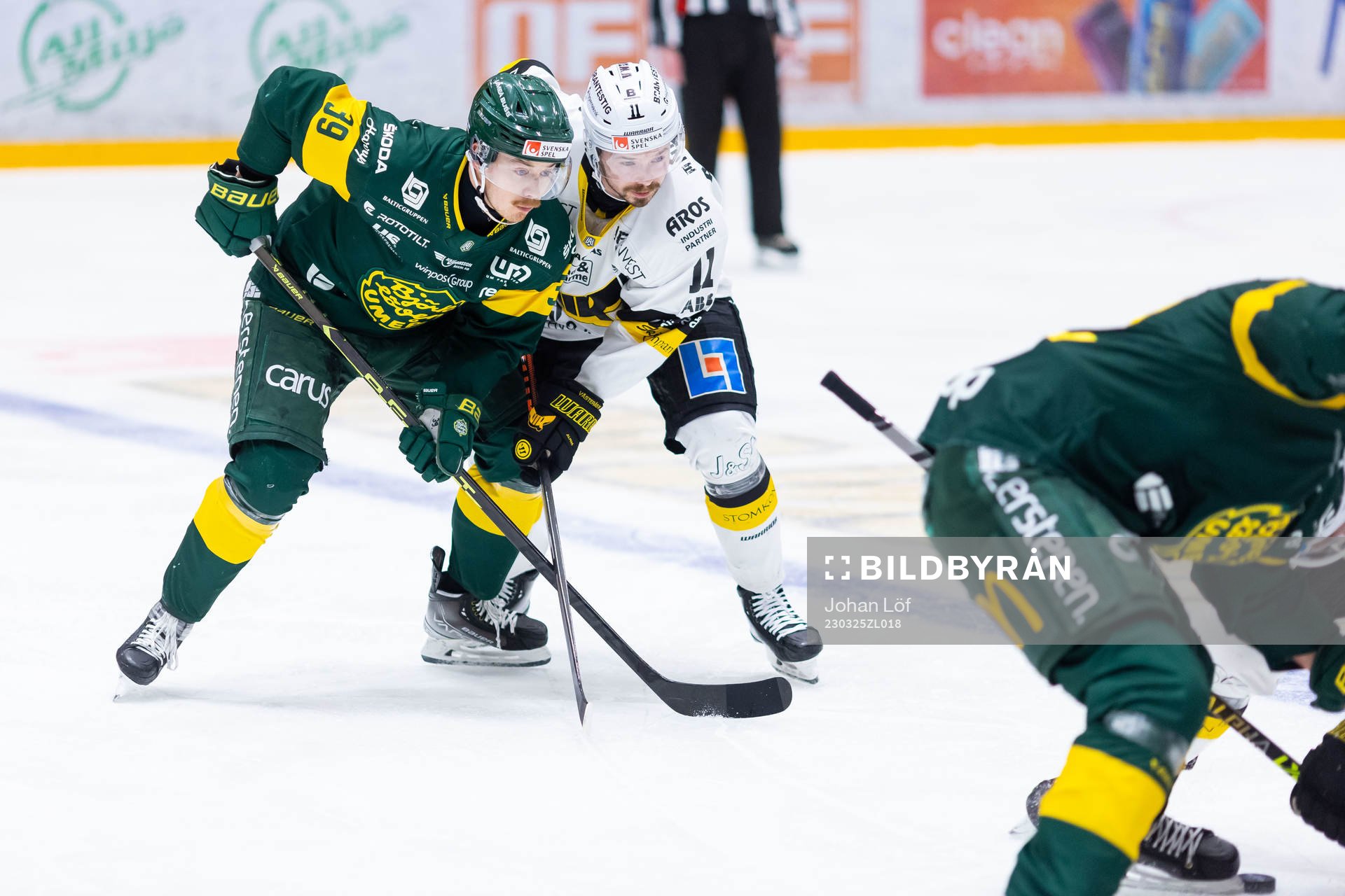Björklövens Joel Mustonen och Västerås Anton Svensson
