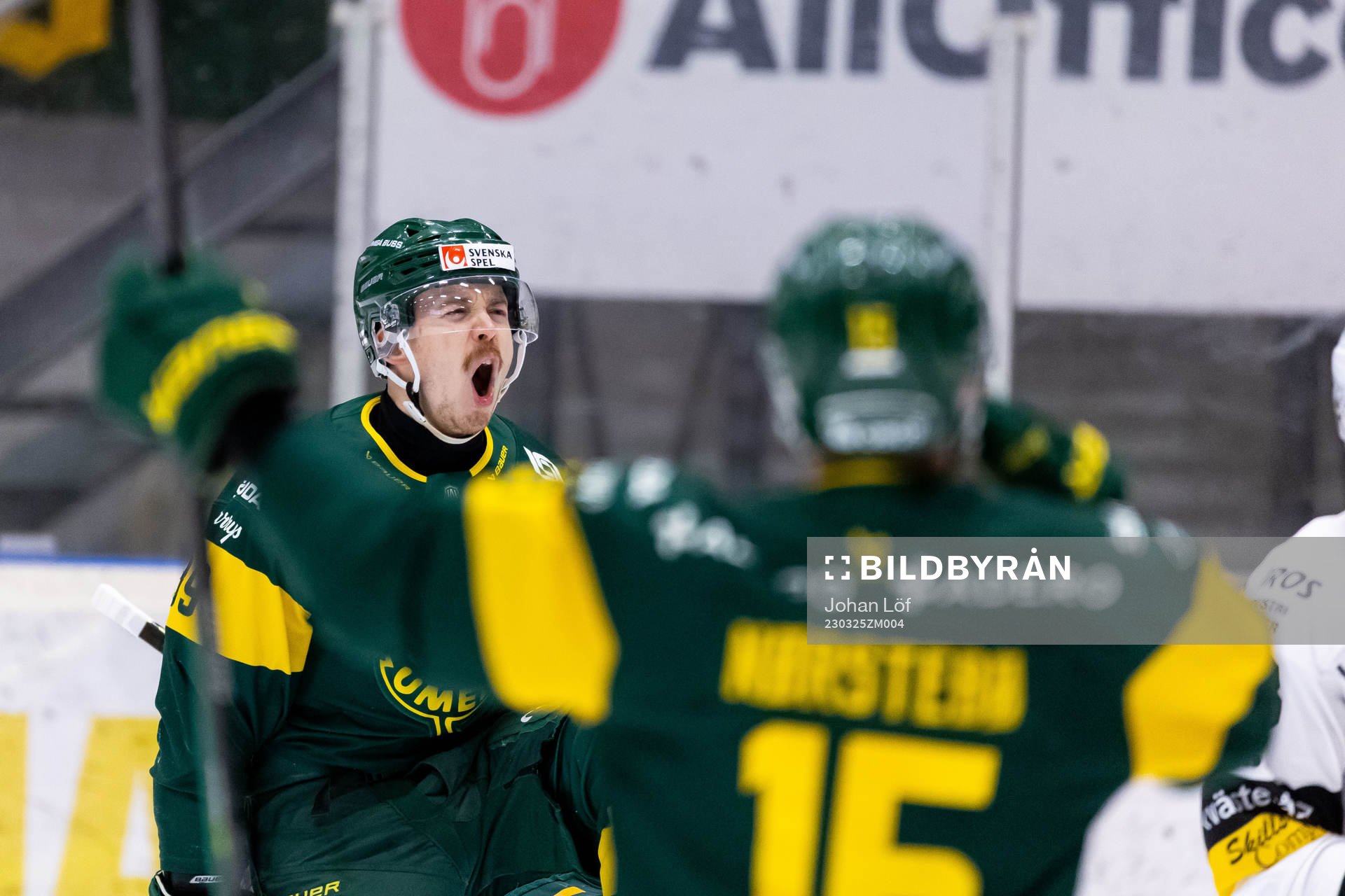Björklövens Joel Mustonen jublar