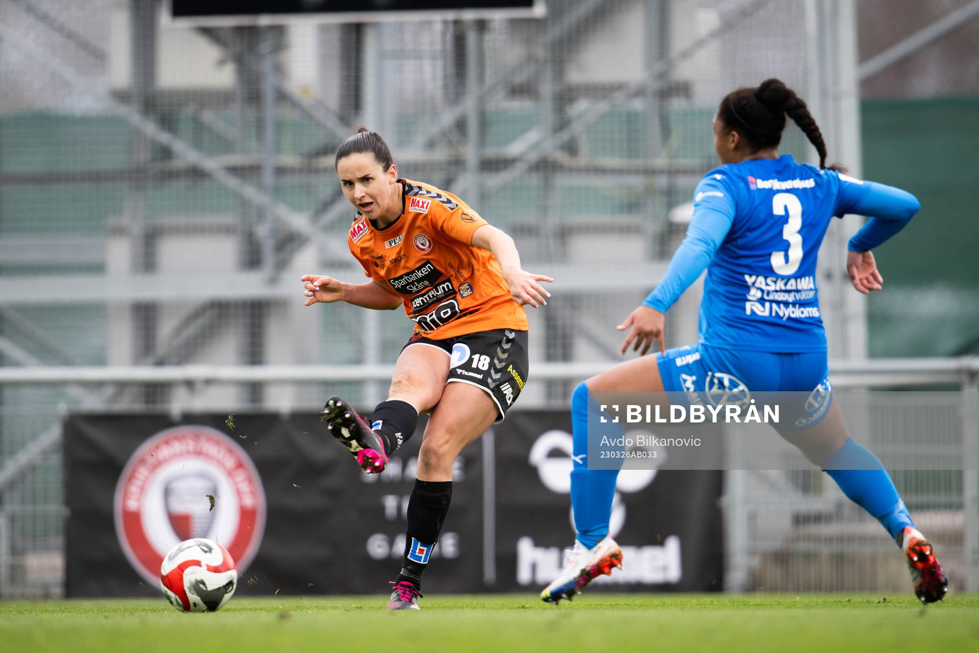 Kristianstads Evelyne Viens och Kalmars Jessika Cowart