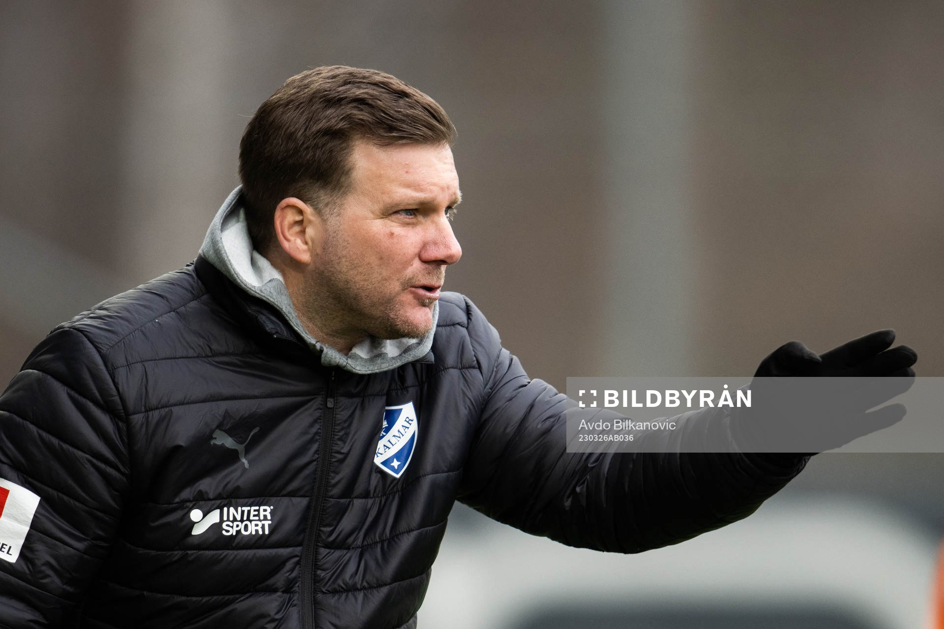 Kalmars tränare Jens Wedeborg under fotbollsmatchen i Damallsvenskan mellan Kristianstad och Kalmar den 26 mars 2023 i Kristianstad.