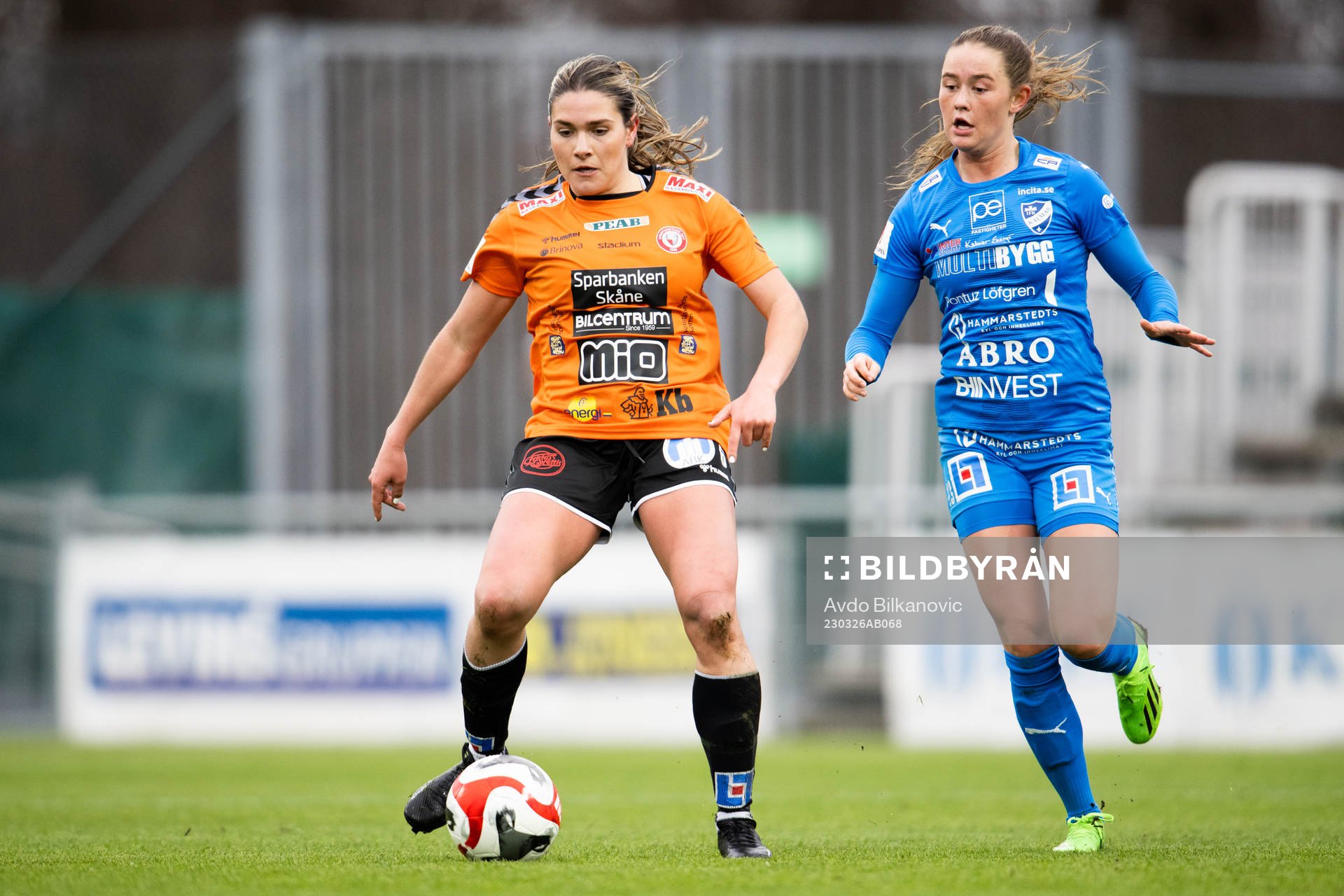 Kristianstads Carly Wickenheiser och Kalmars Svea Rehnberg