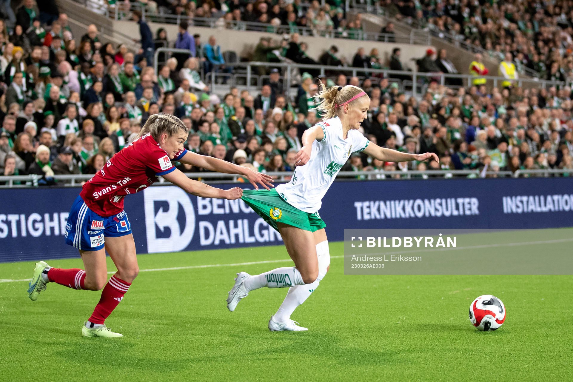 Vittsjös Charlotte Grant och Hammarbys Adelina Engman