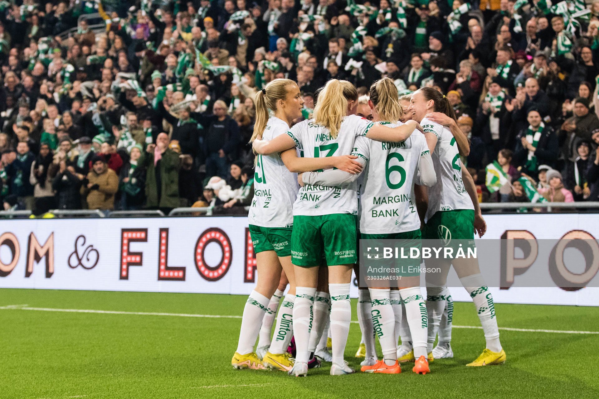 Hammarbys spelare jublar