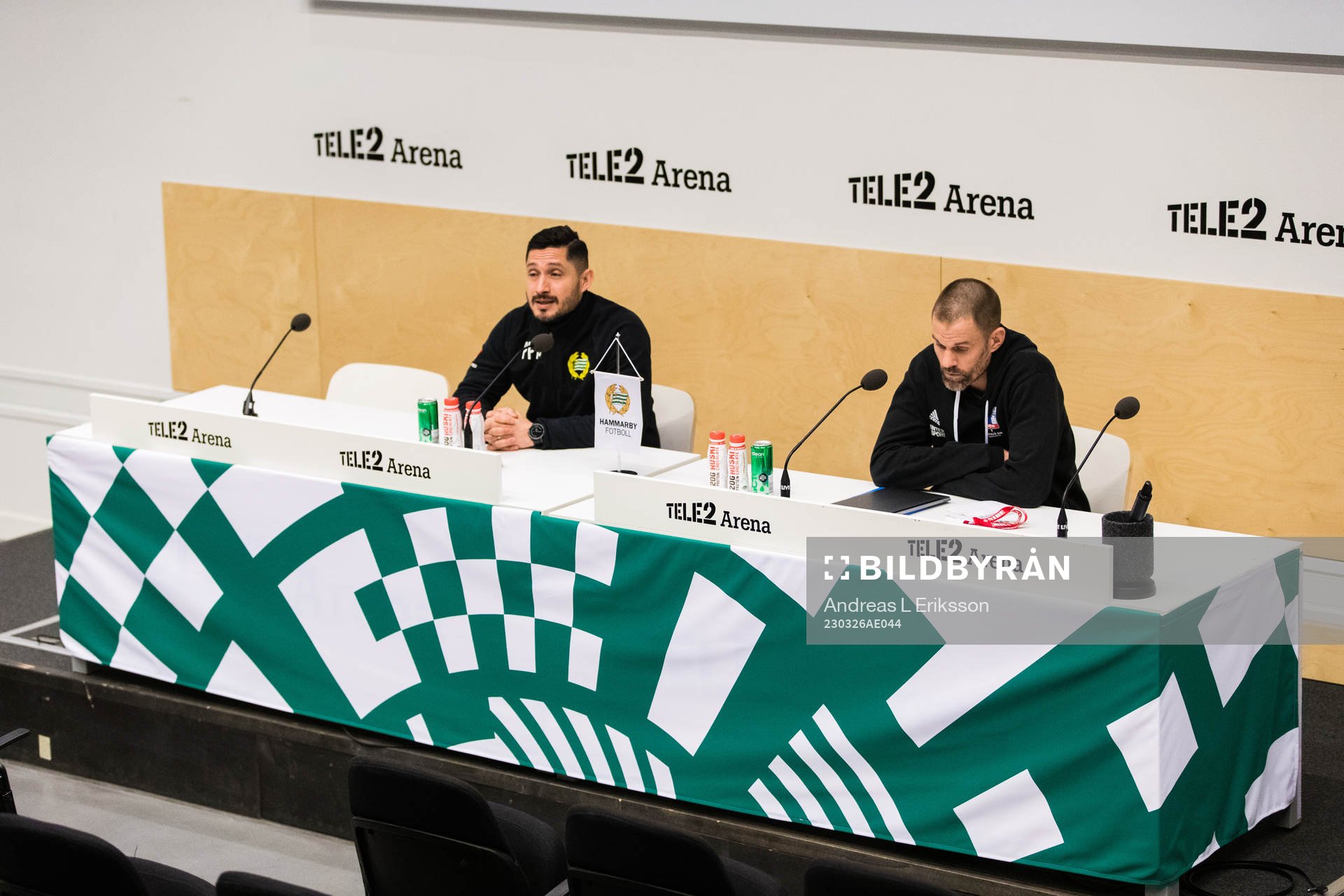 Hammarbys tränare Pablo Pinones-Arce och Vittsjös