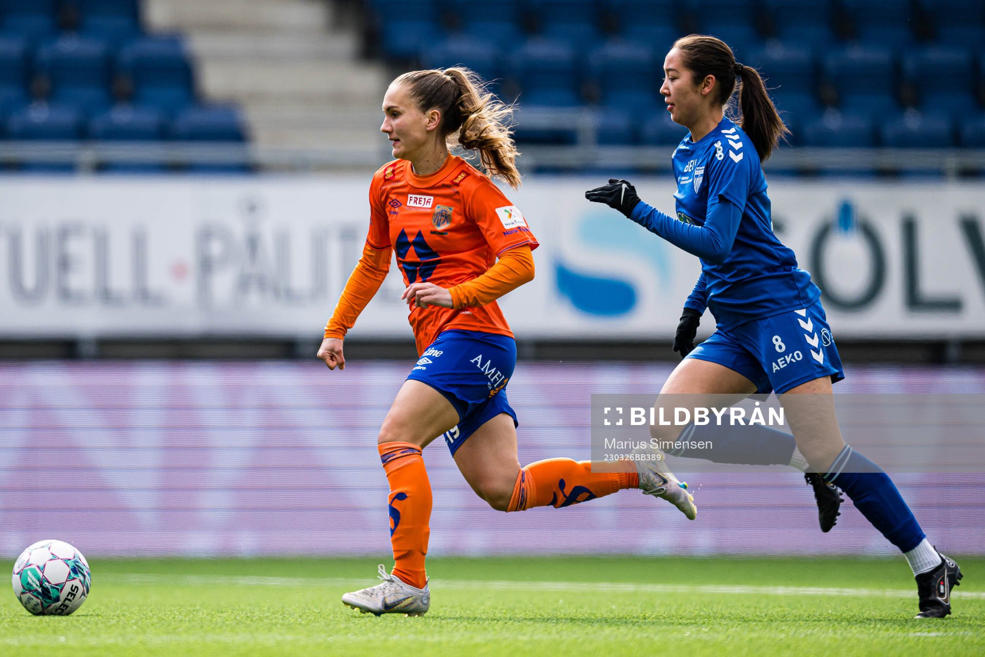 Maria Herdel Pedersen of AaFK Fortuna and Henny