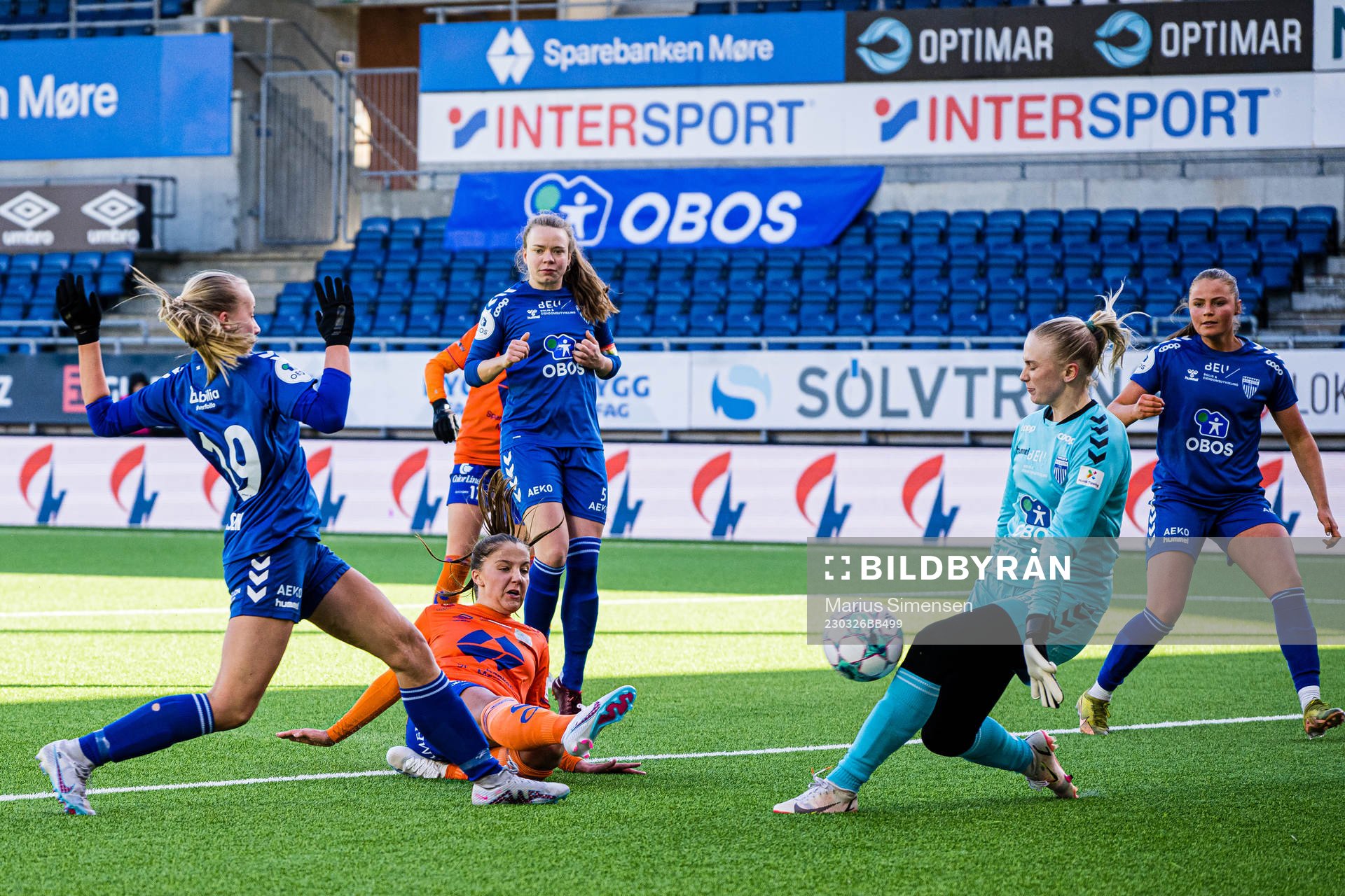 Hanna Bråten Gravem of AaFK Fortuna missing a chance to score during the 1. division football match between AaFK Fortuna and Kolbotn on March 26, 2023 in Ålesund.