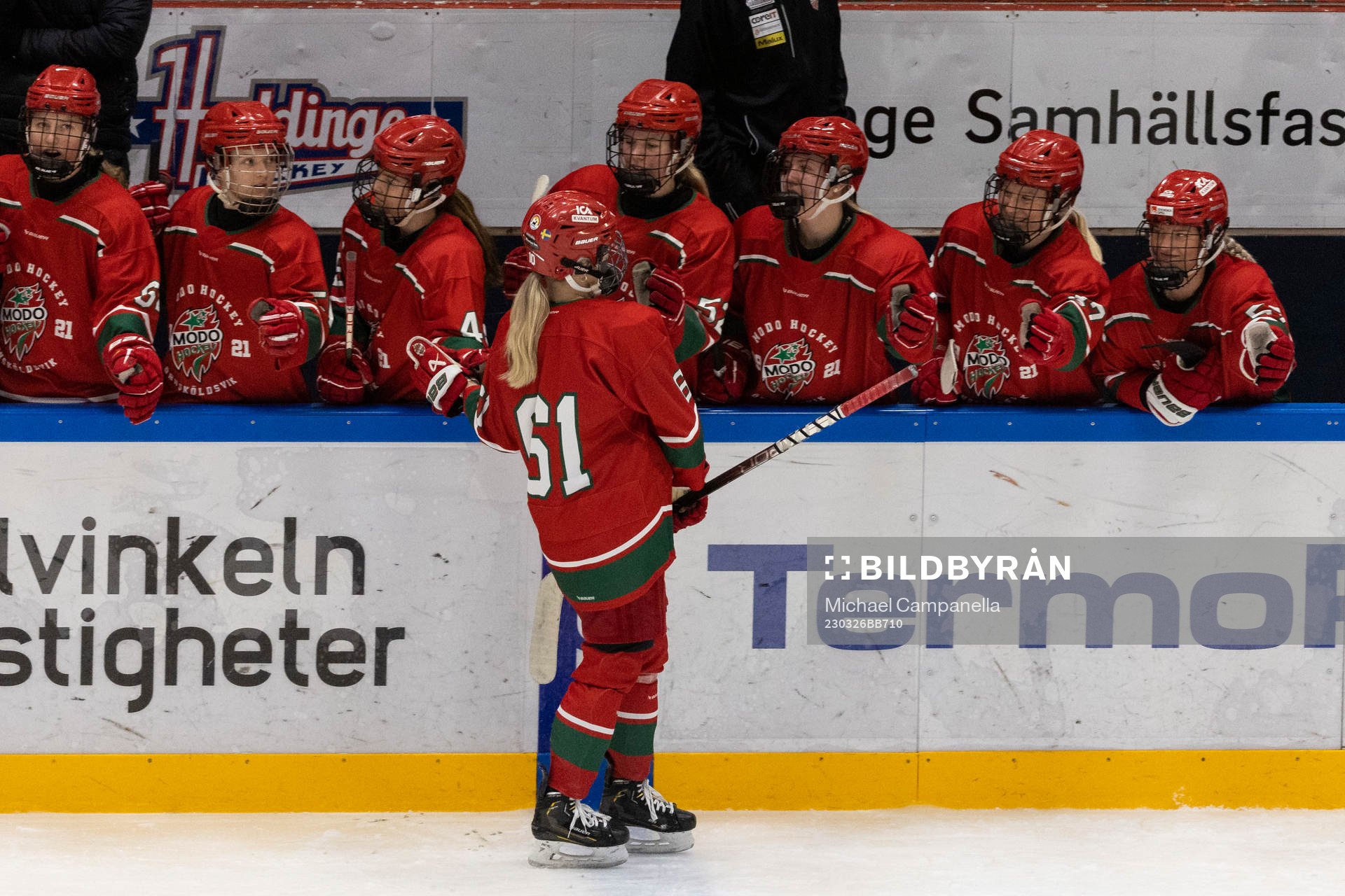 Modos Wilma Sundin jublar 8-1 målet
