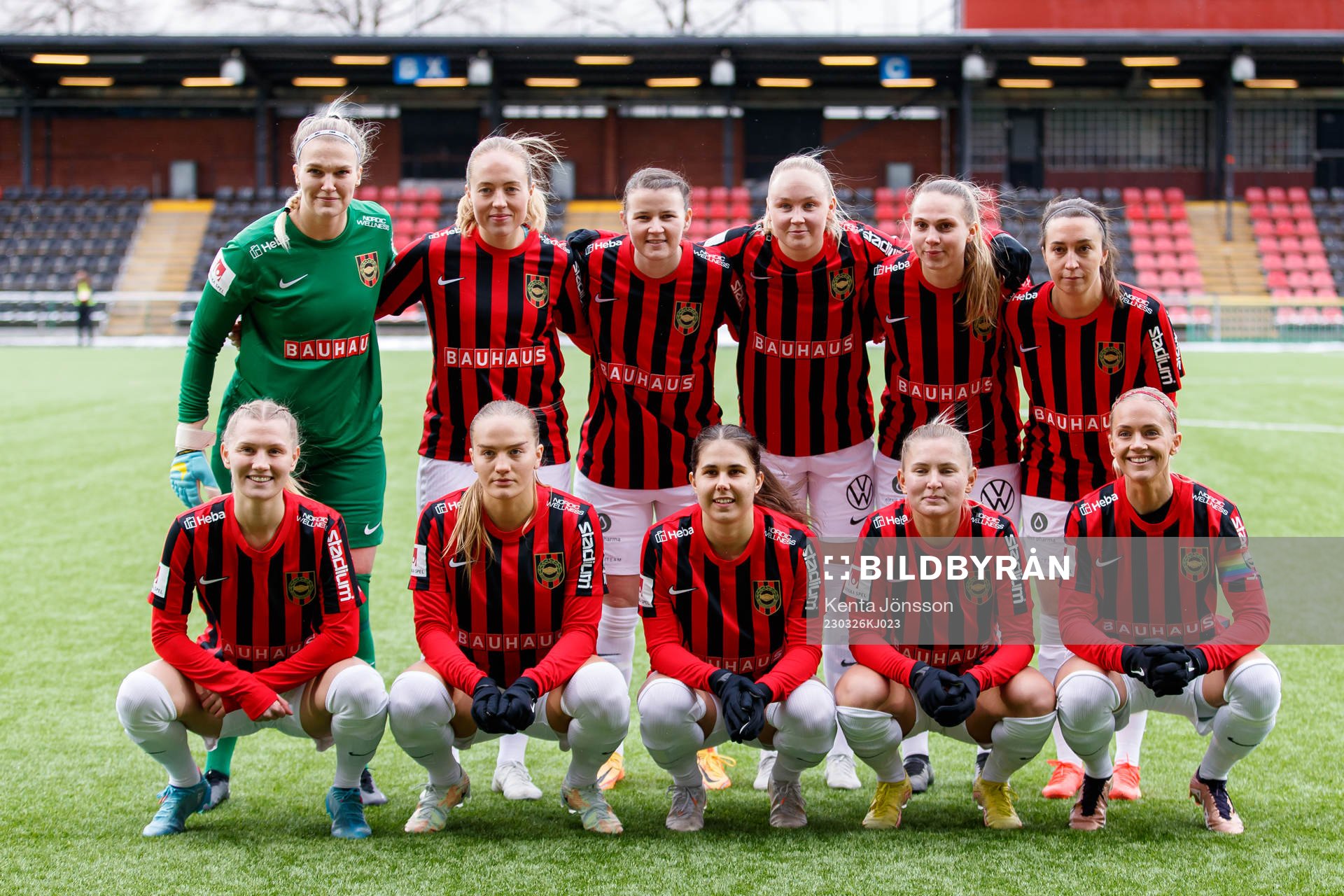 Brommapojkarnas startelva innan fotbollsmatchen i