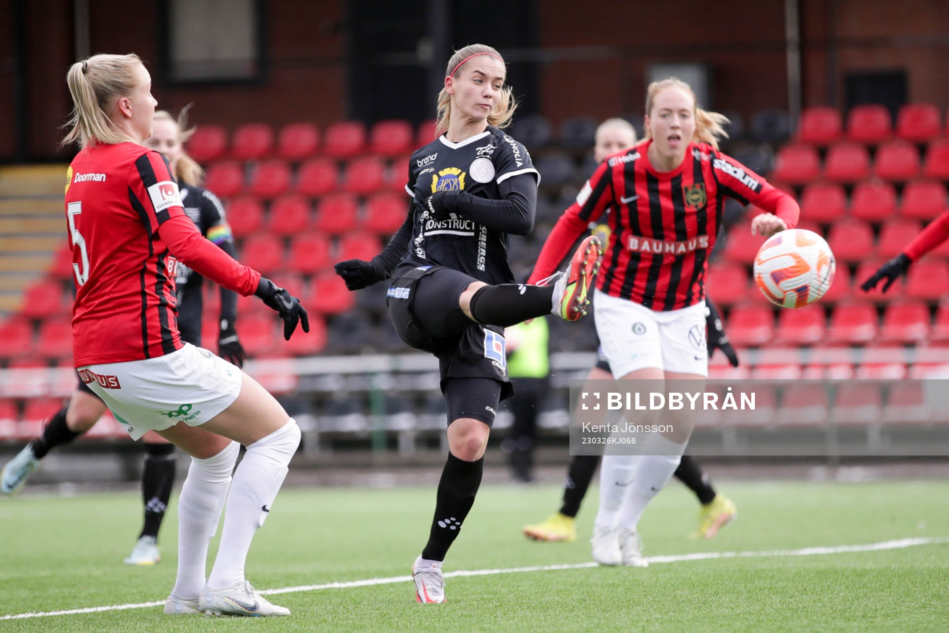 IK Uppsalas Johanna Renmark gör 2-2