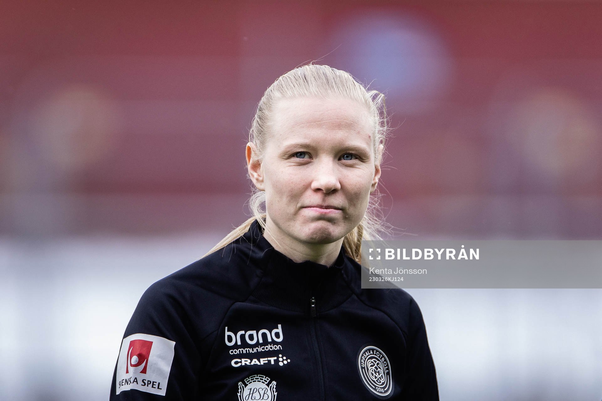 IK Uppsalas Elin Rombing under lineup inför fotbollsmatchen i Damallsvenskan mellan Brommapojkarna och IK Uppsala den 26 mars 2023 i Stockholm.