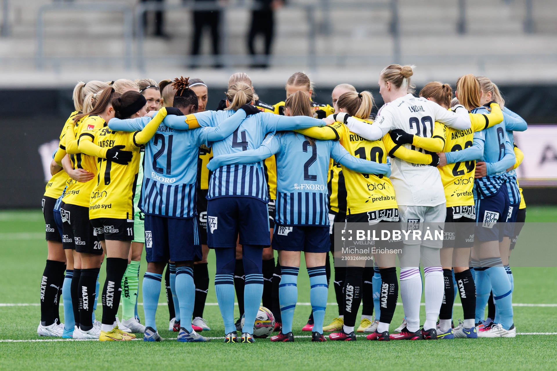 Häckens och Djurgårdens spelare i gemensam samling innan