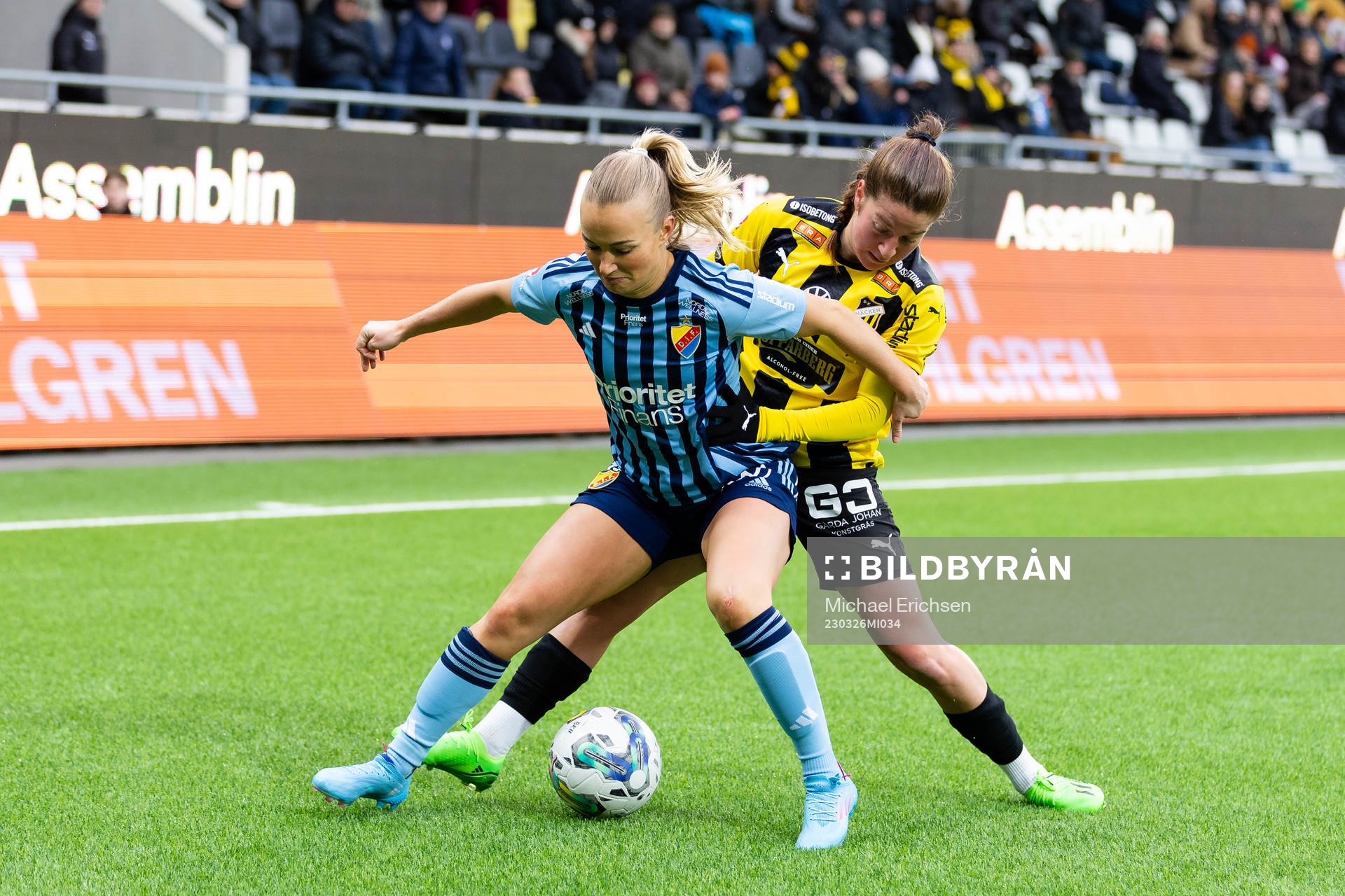 Djurgårdens Tove Almqvist och Häckens Clarissa Larisey