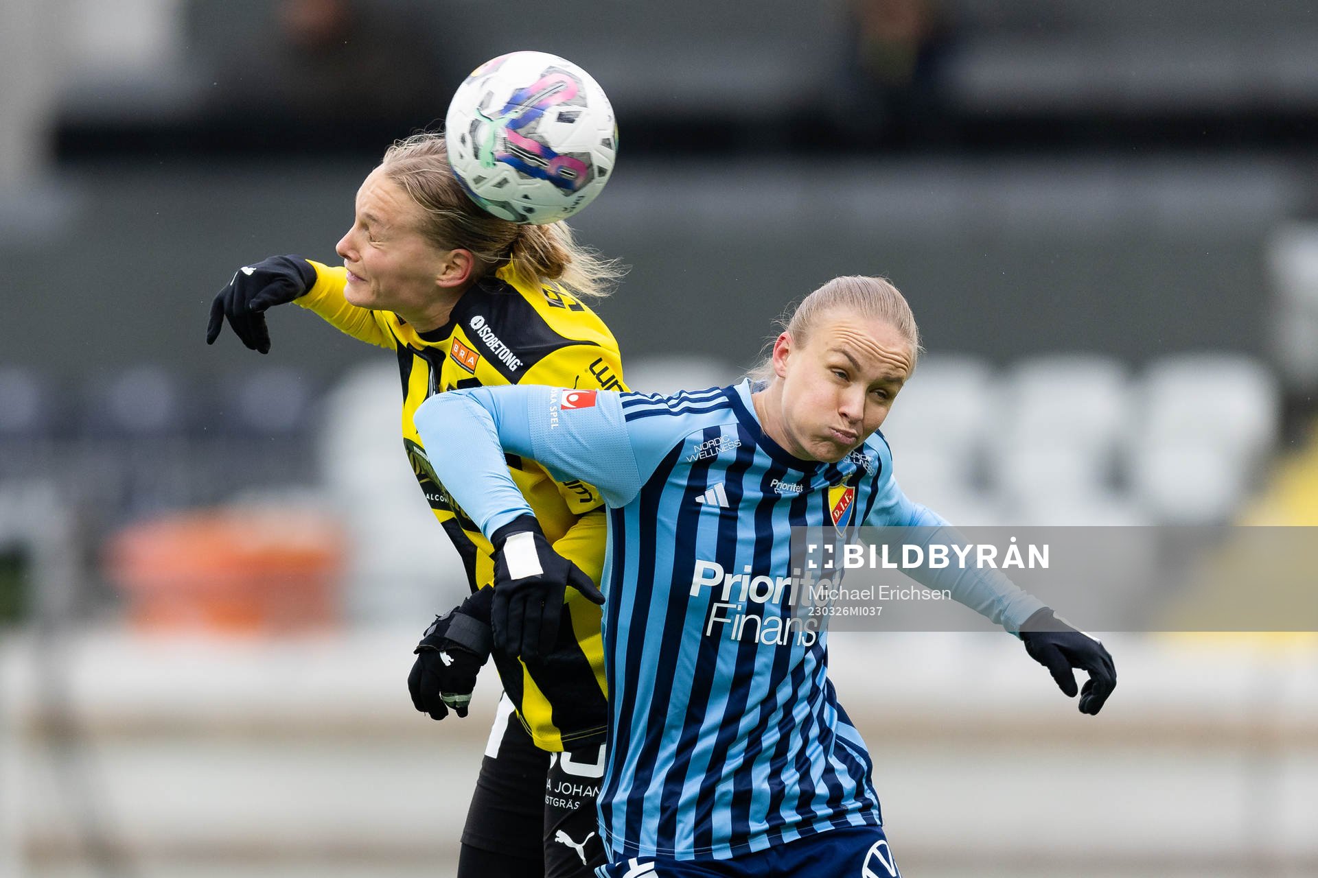 Häckens Stine Larsson och Djurgårdens Matilda Plan