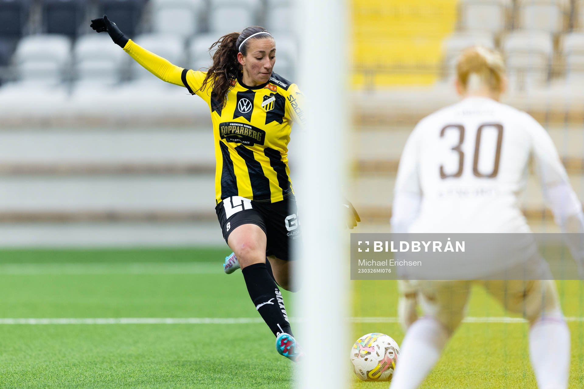 Häckens Rusul Rosa Kafaji under fotbollsmatchen i Damallsvenskan mellan Häcken och Djurgården den 26 mars 2023 i Göteborg. 
