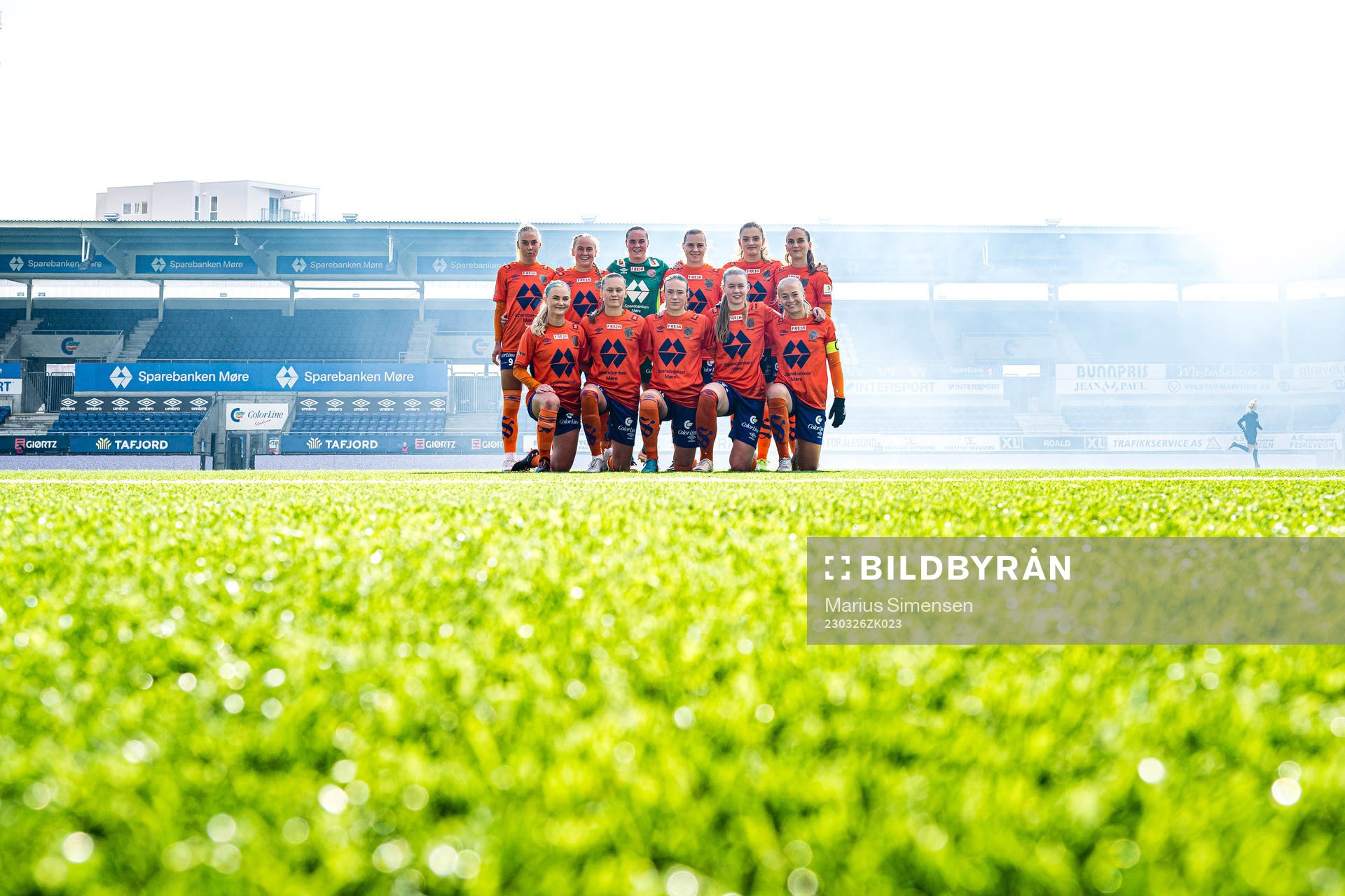 The starting eleven of AaFK Fortuna, from the top left; Daniela Dögg Gudnadottir, Ingeborg Lye Skretting, Benedicte Lund Berge, Linn Huseby, Guro Hammer Røn, Maria Herdel Pedersen, Caylon Mason Mcmillan, Nora Harnes Håheim, Helle Olsen Rindal, Karna Solskjær and Mette Osvold Muri poses for a team group photo ahead of the 1. division football match between AaFK Fortuna and Kolbotn on March 26, 2023 in Ålesund.