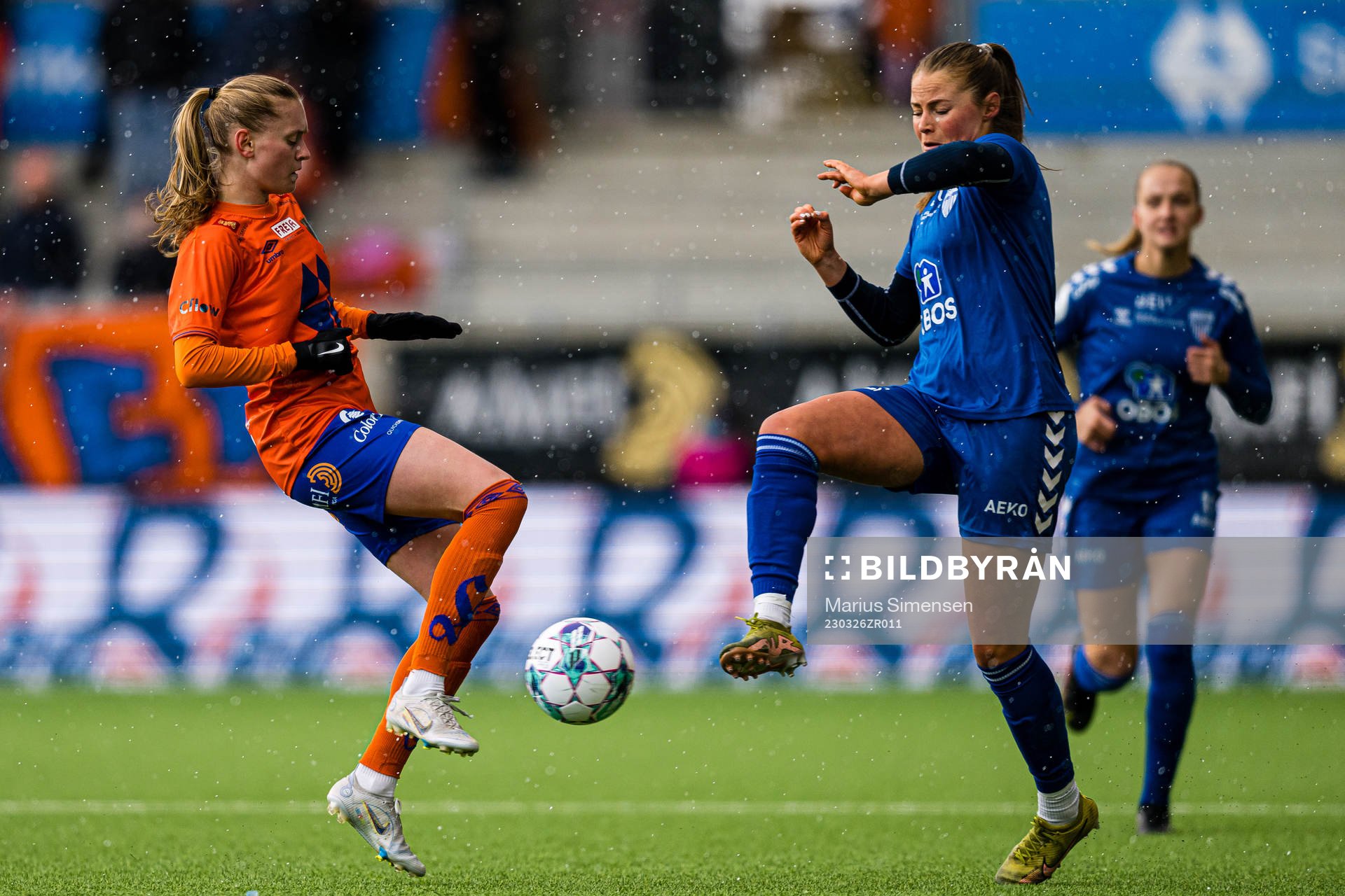 Nora Harnes Håheim of AaFK Fortuna and Christina Elise Osnes-Ringen of Kolbotn during the 1. division football match between AaFK Fortuna and Kolbotn on March 26, 2023 in Ålesund.