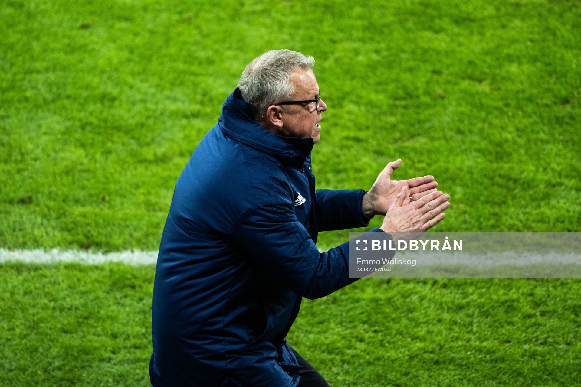 Head coach Janne Andersson of Sweden reacts