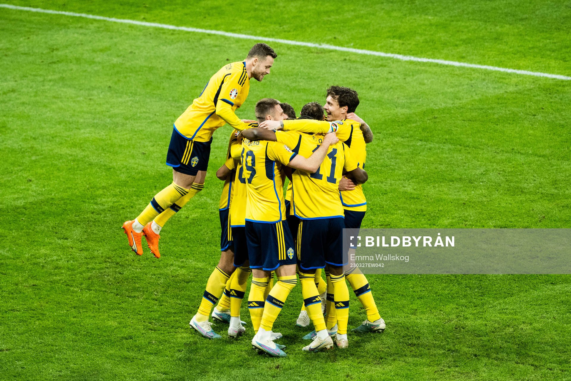 Viktor Gyökeres of Sweden celebrates with teammates