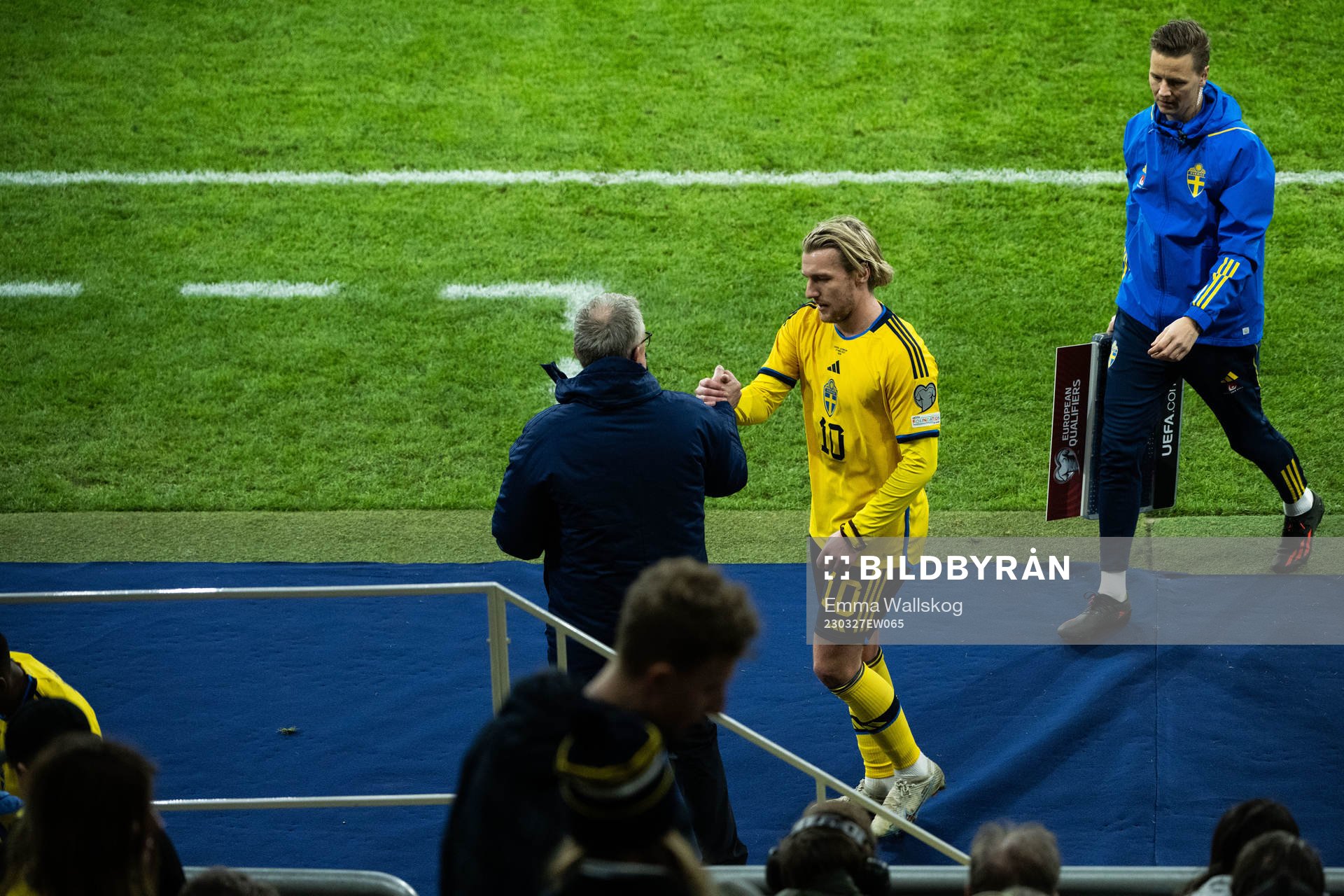 Emil Forsberg of Sweden and Head coach Janne Andersson