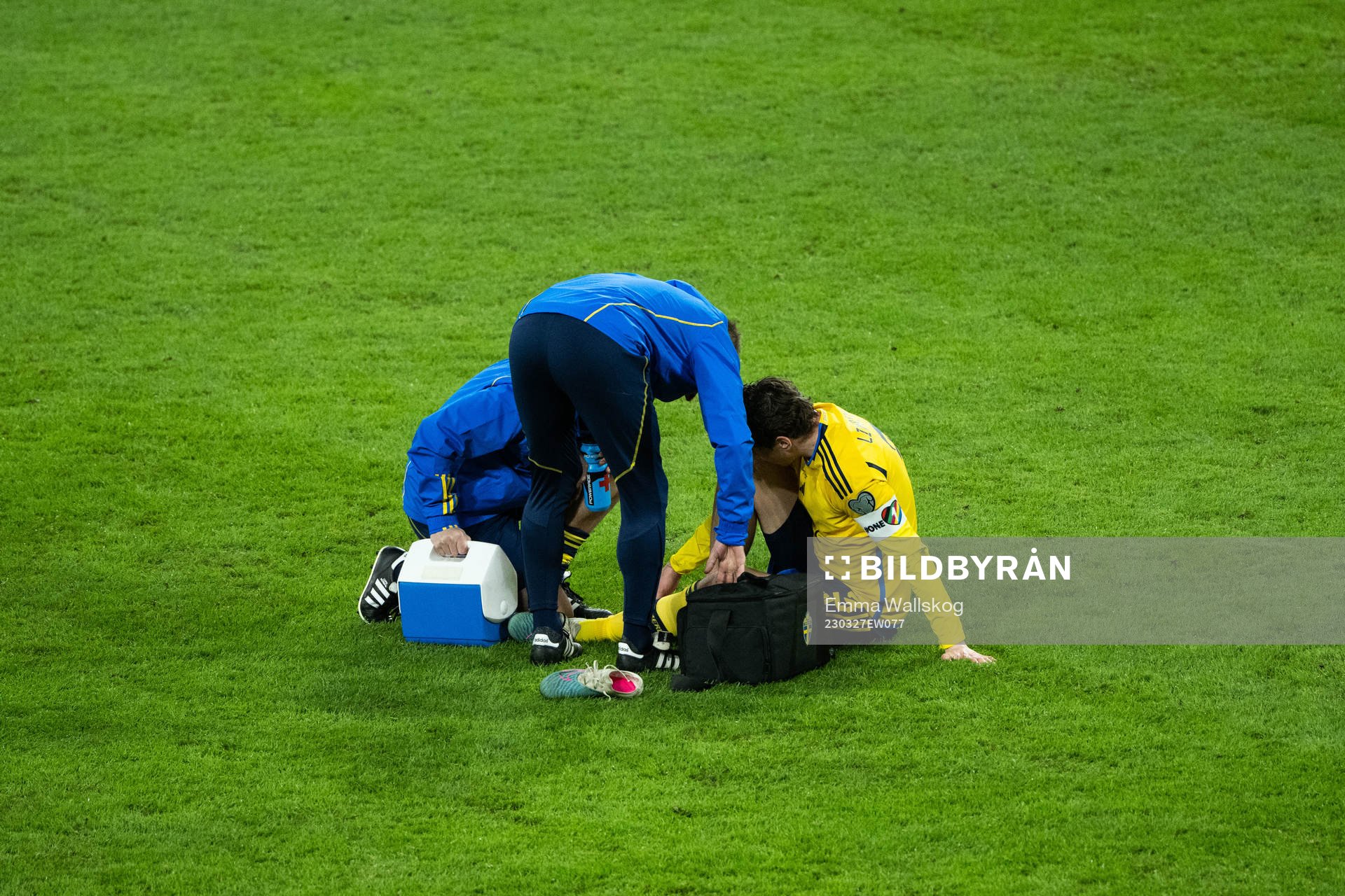 Victor Nilsson Lindelöf of Sweden receives medical
