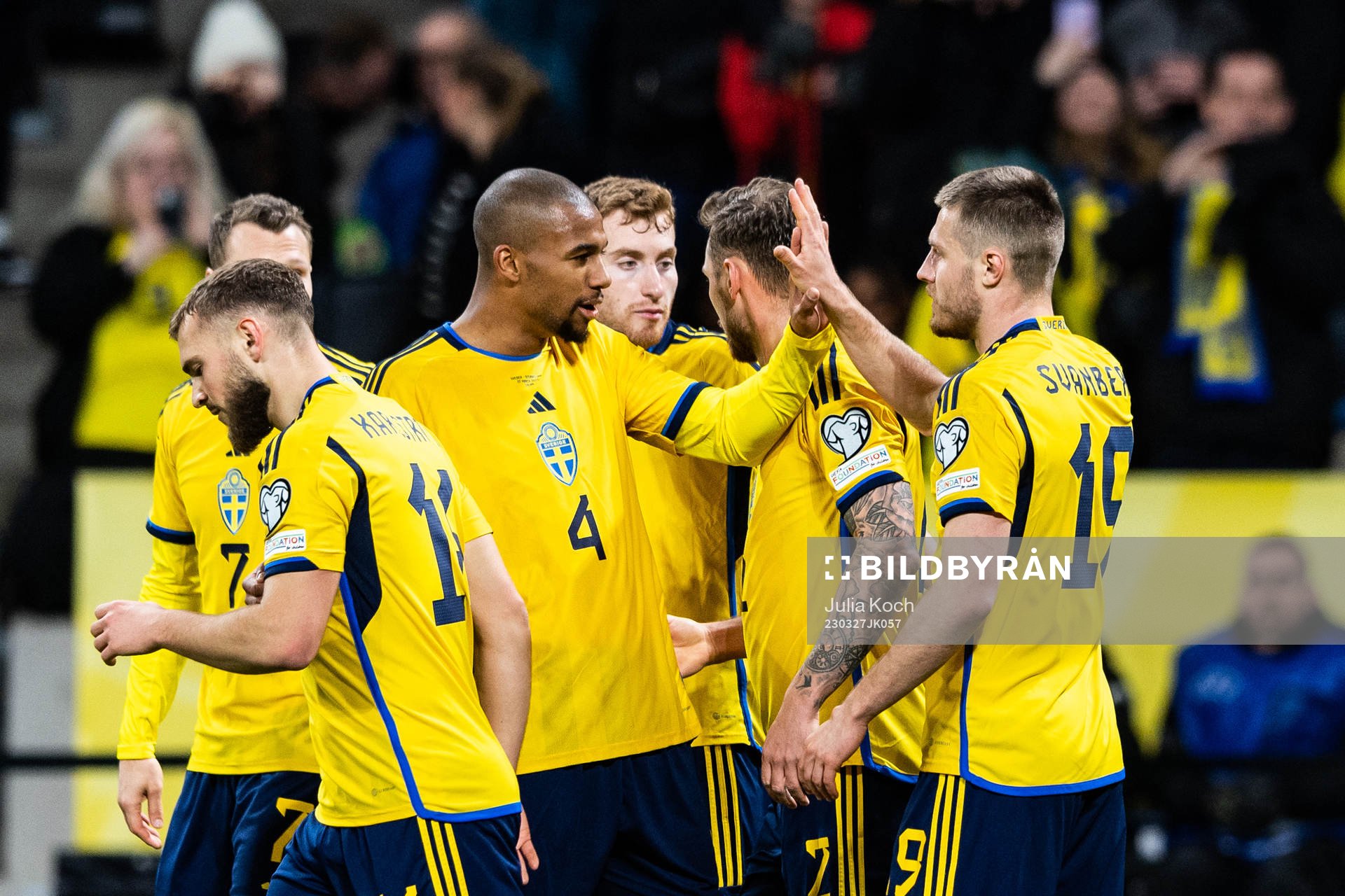 Isak Hien and Mattias Svanberg celebrates