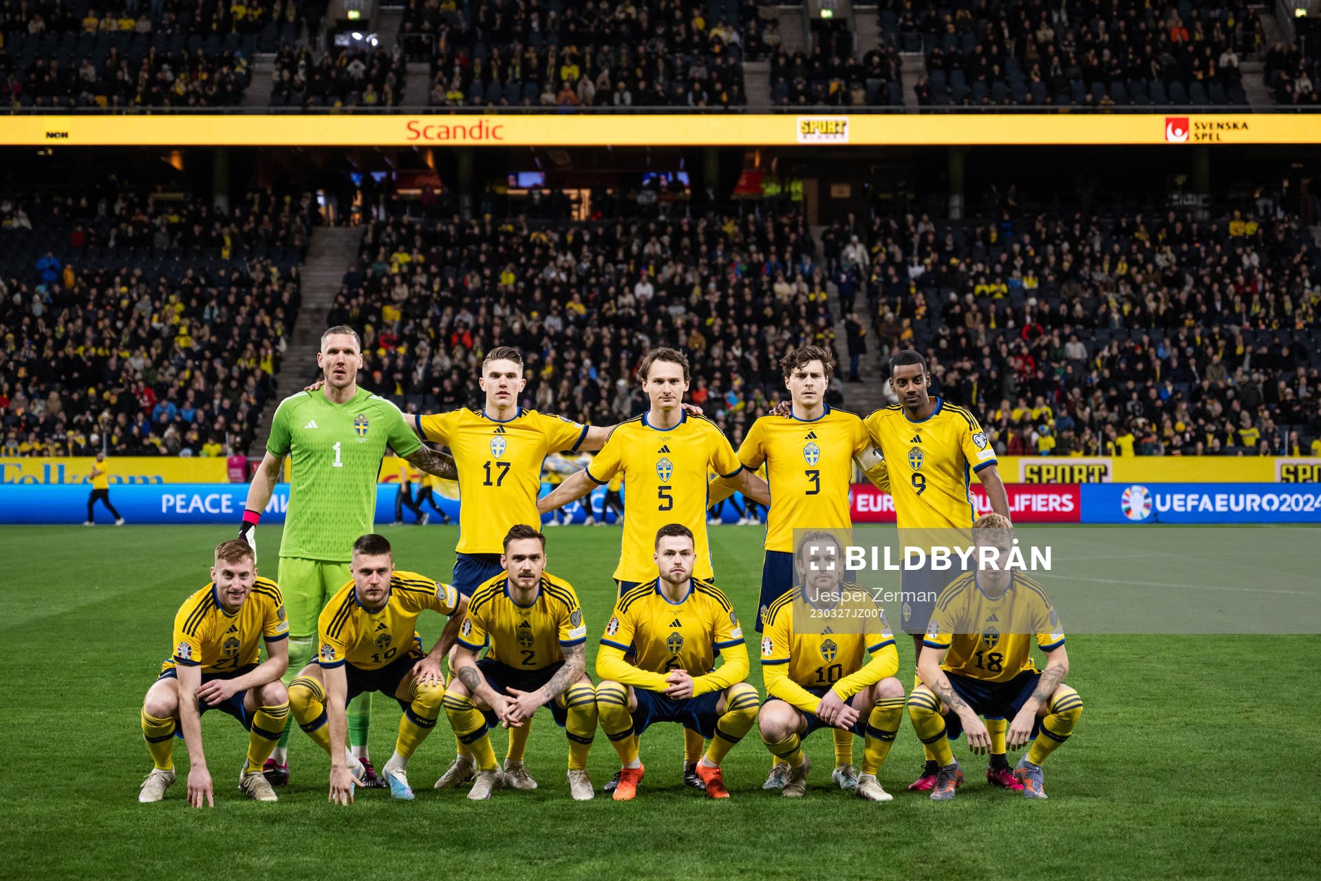 Starting eleven of Sweden line up for a team photo