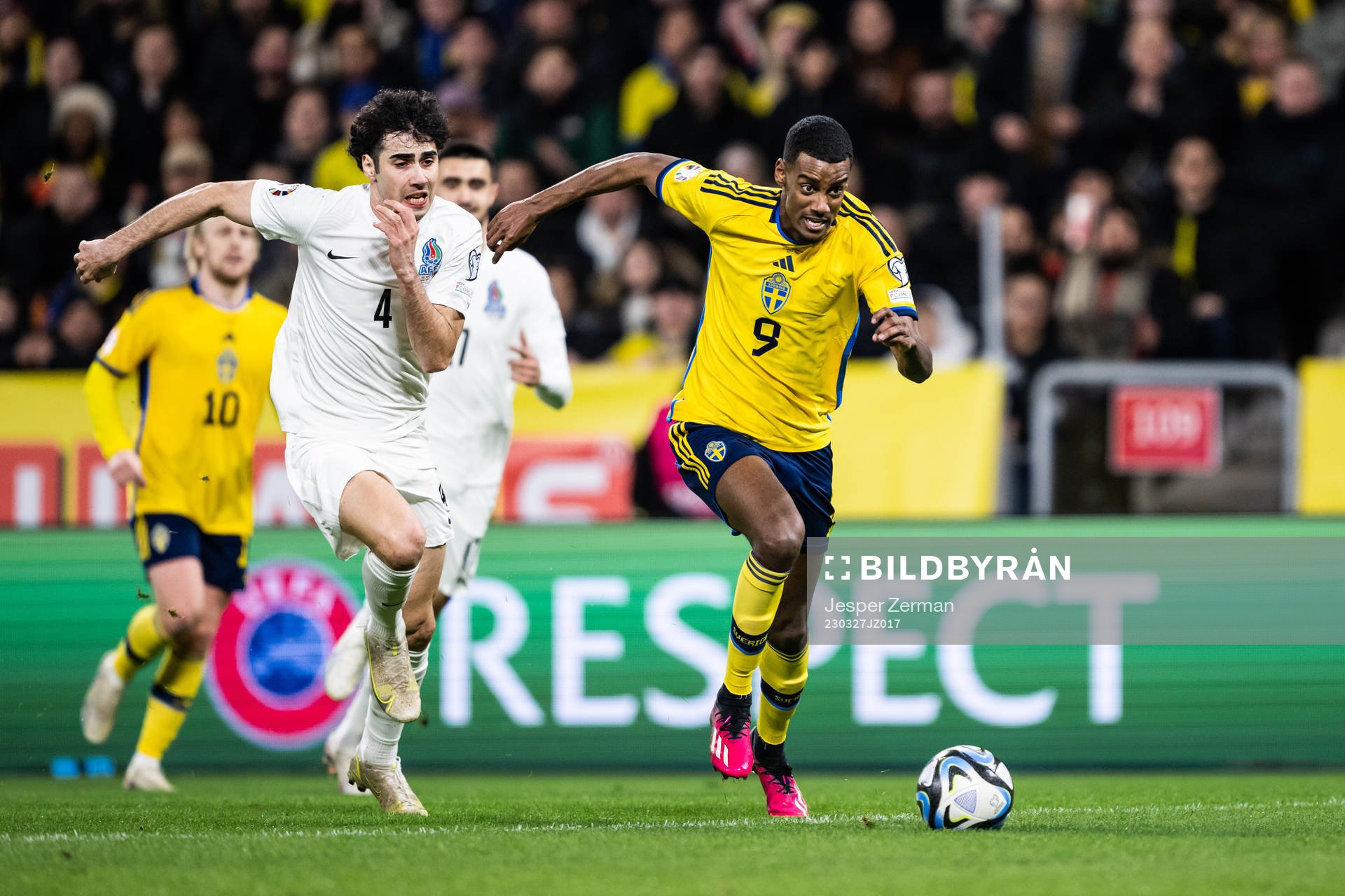 Bahlul Mustafazada of Azerbaijan and Alexander Isak of