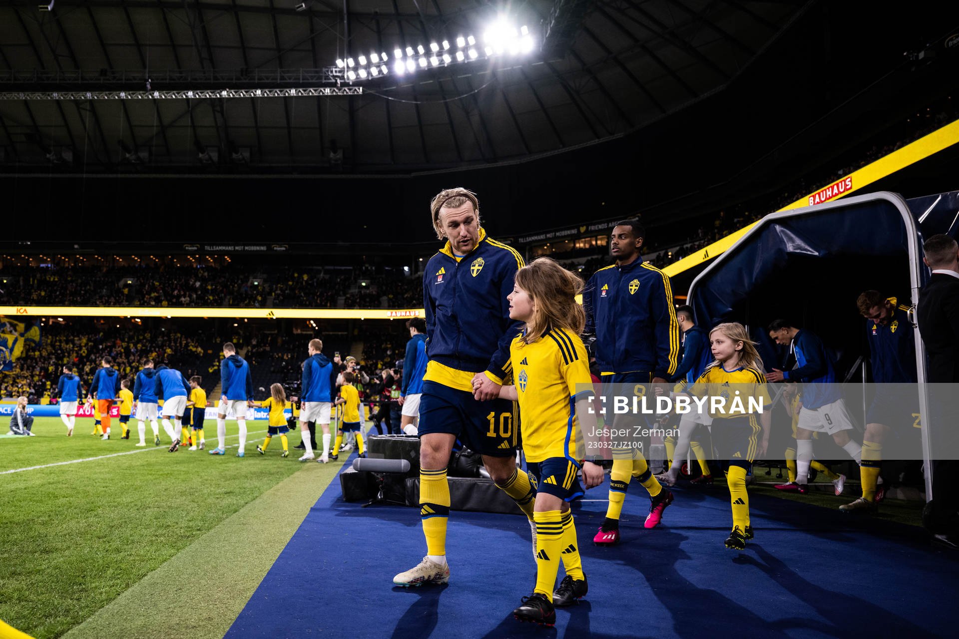 Emil Forsberg and Alexander Isak of Sweden