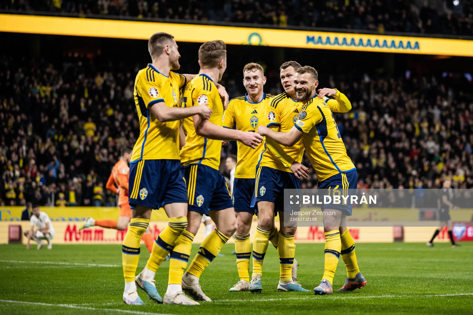 Viktor Gyökeres of Sweden celebrate with teammates