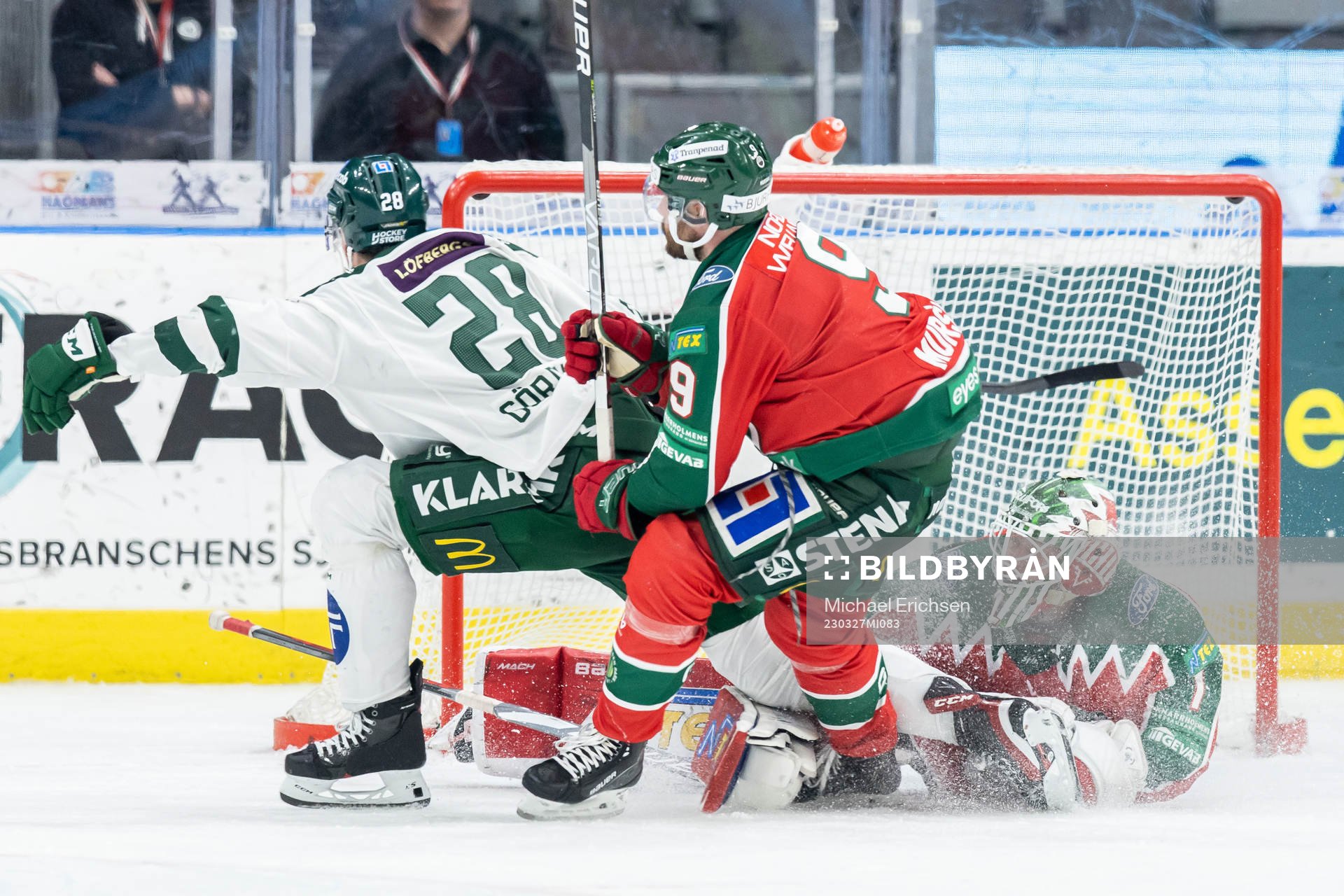 Färjestads Mattias Göransson gör 2-3 målet bakom