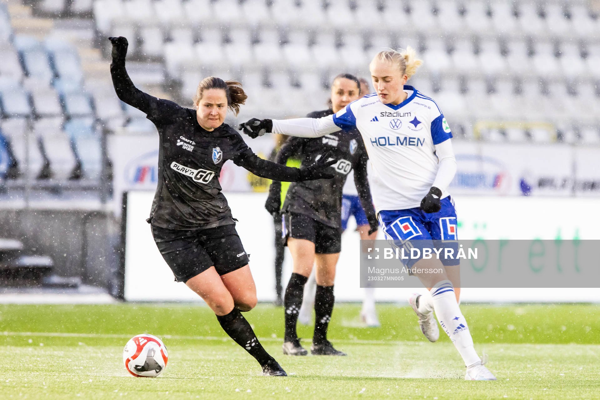 Växjös  Thea Birgerud och IFK Norrköpings Wilma