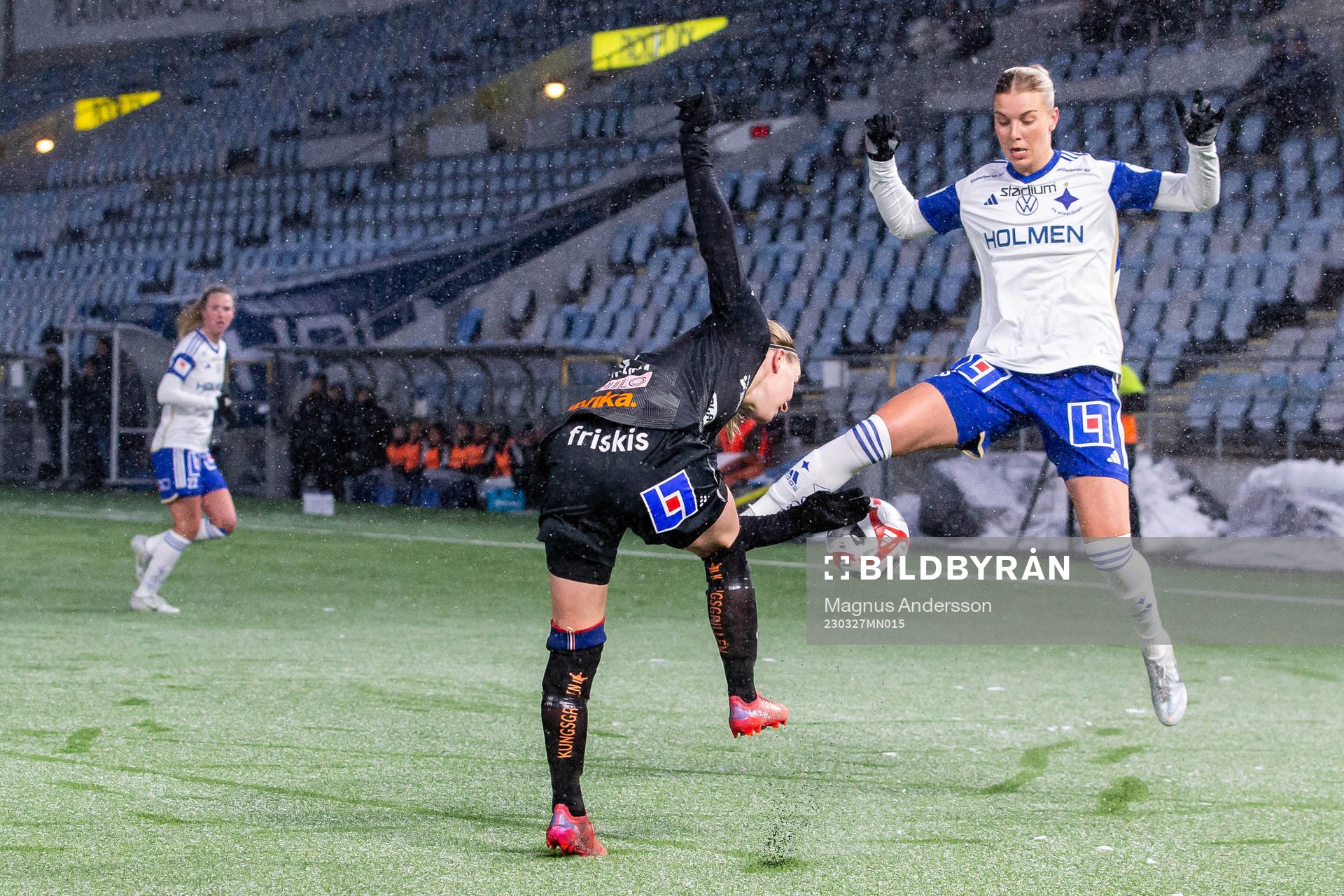 Växjös Amanda Altheden och IFK Norrköpings Diljá Ýr