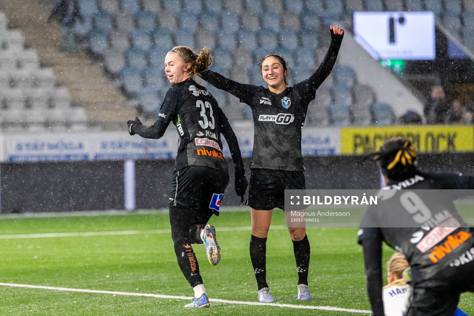Växjös Elin Nilsson jublar efter sitt 1-1 mål under fotbollsmatchen i Damallsvenskan mellan IFK Norrköping och Växjö den 27 mars 2023 i Norrköping.