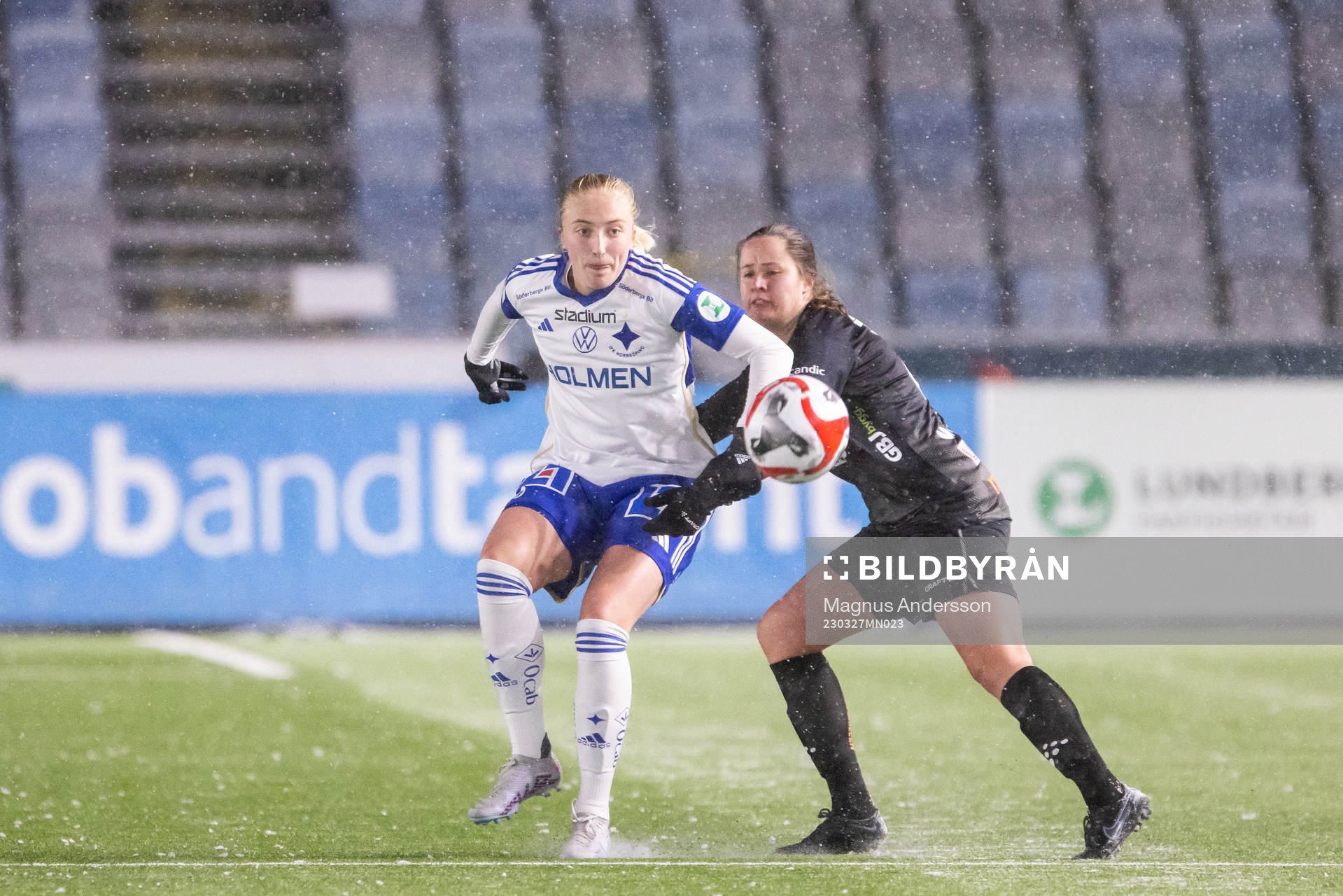 IFK Norrköpings Wilma Leidhammar och Växjös  Thea