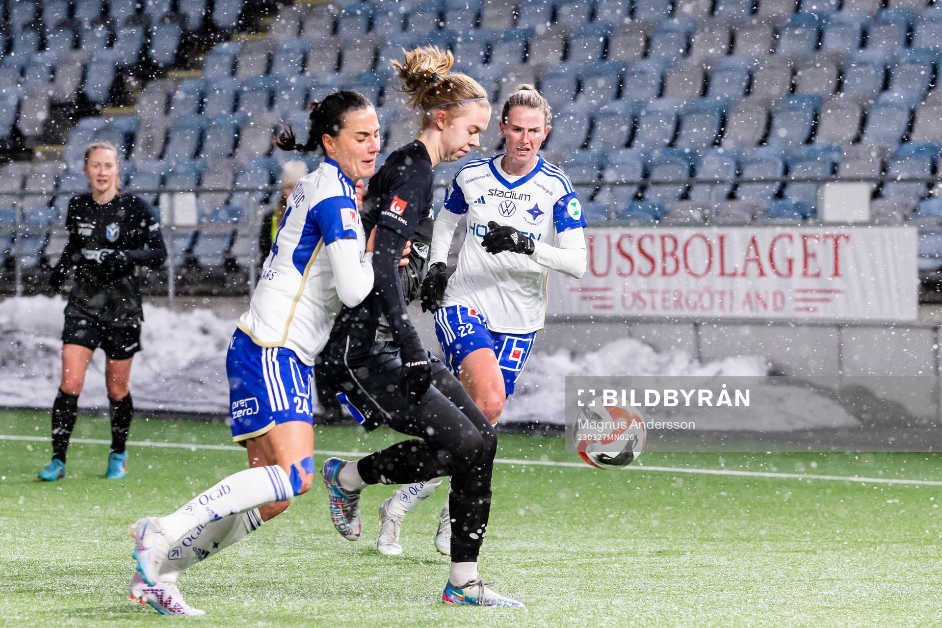 IFK Norrköpings Diljá Ýr Zomers och Chelsie Dawber mot
